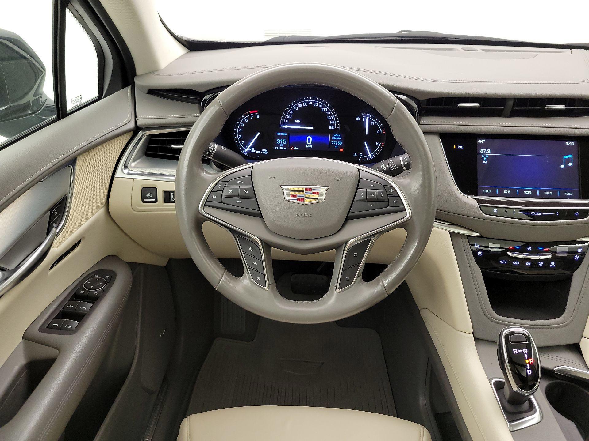 Thumbnail: 2019 Cadillac XT5 - 10