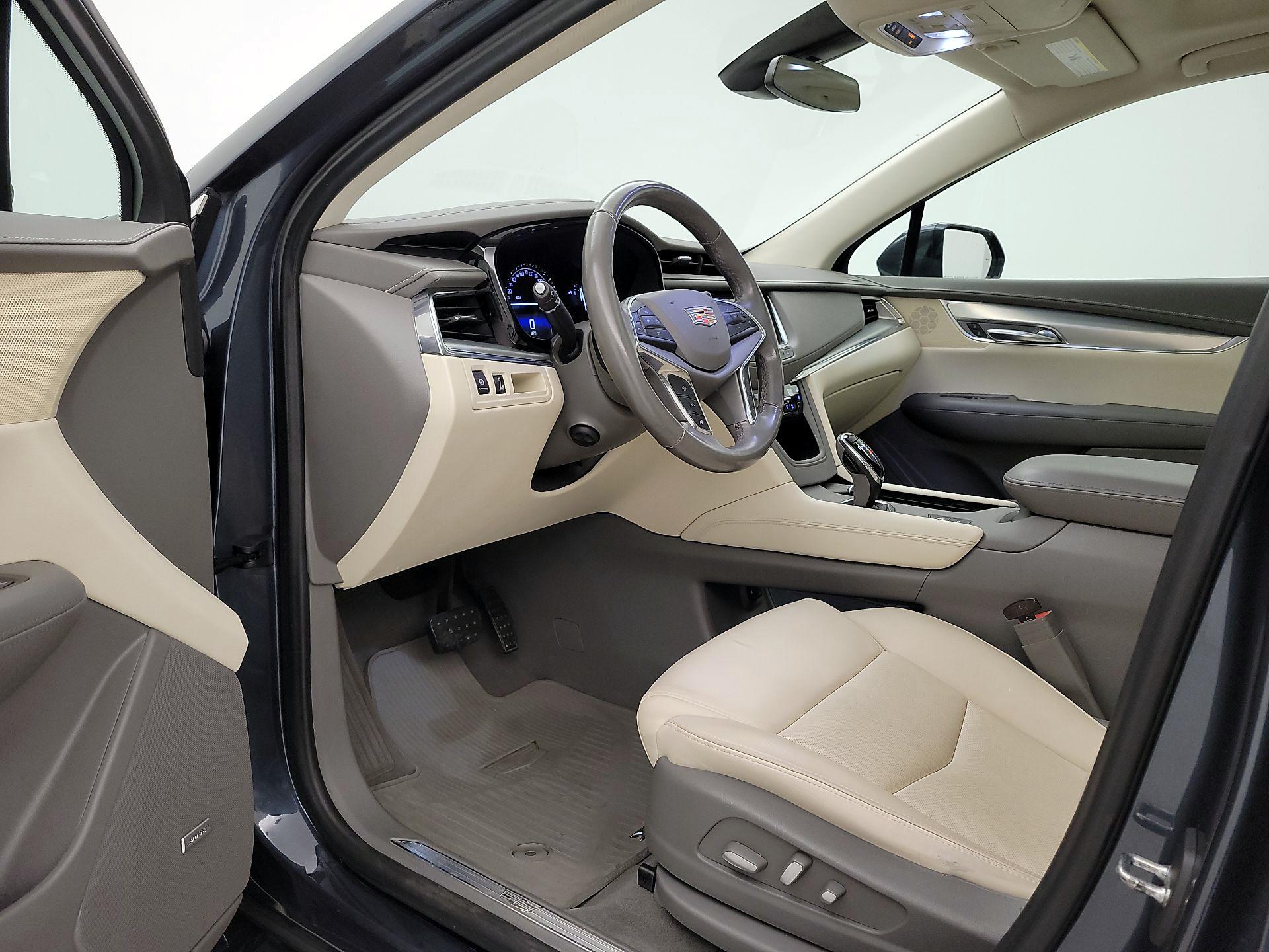 Thumbnail: 2019 Cadillac XT5 - 11