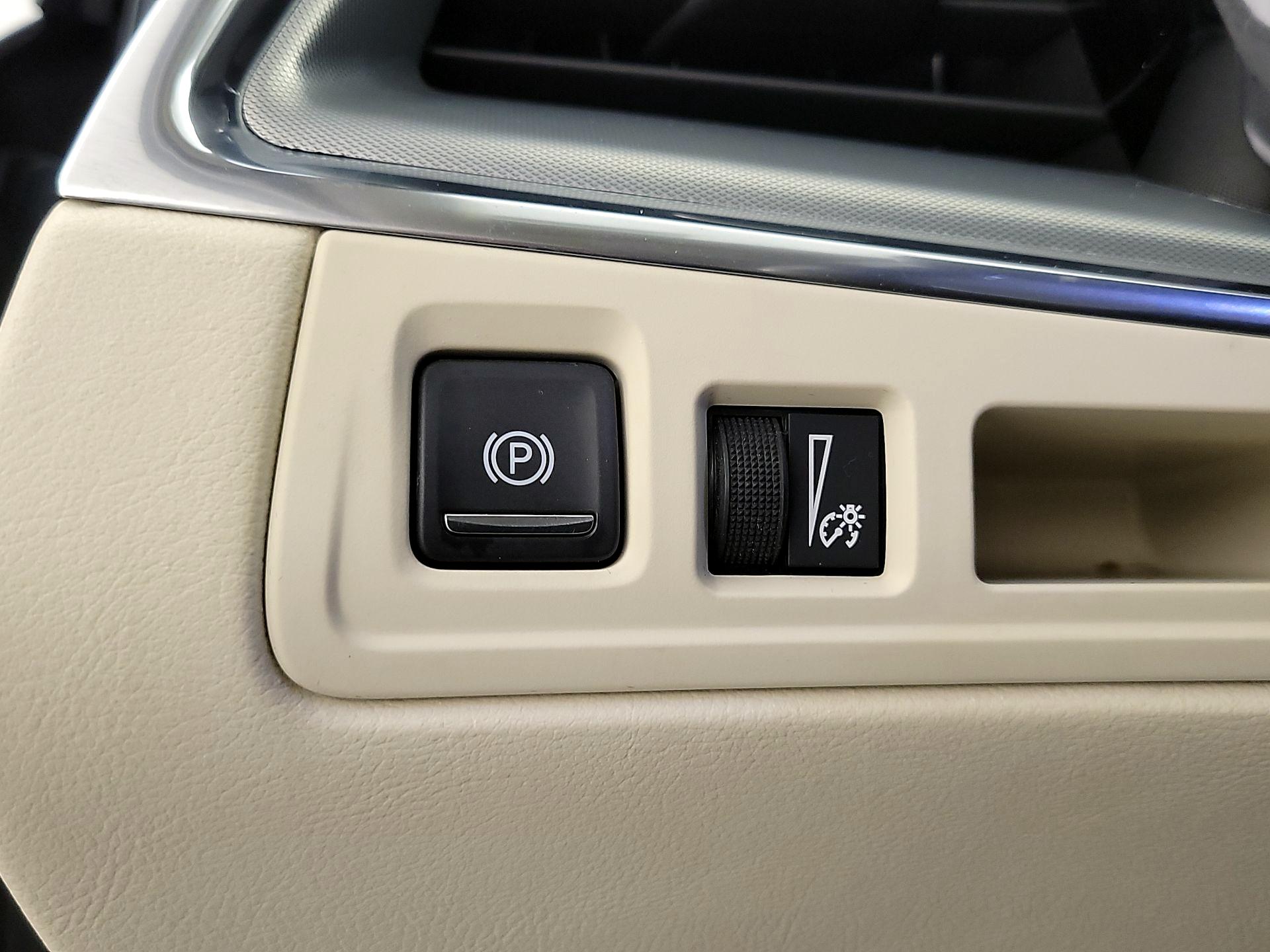 Thumbnail: 2019 Cadillac XT5 - 13