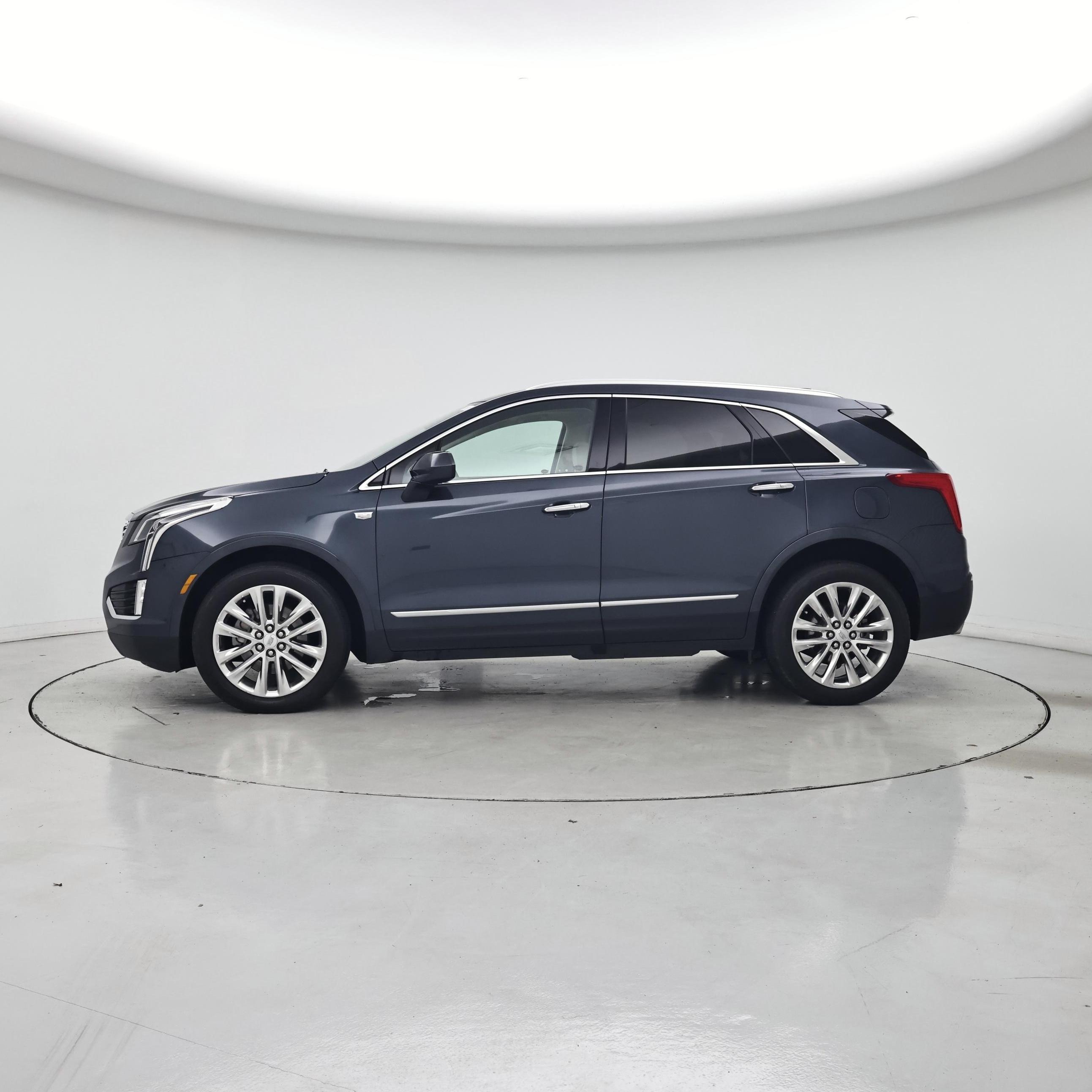 Thumbnail: 2019 Cadillac XT5 - 3