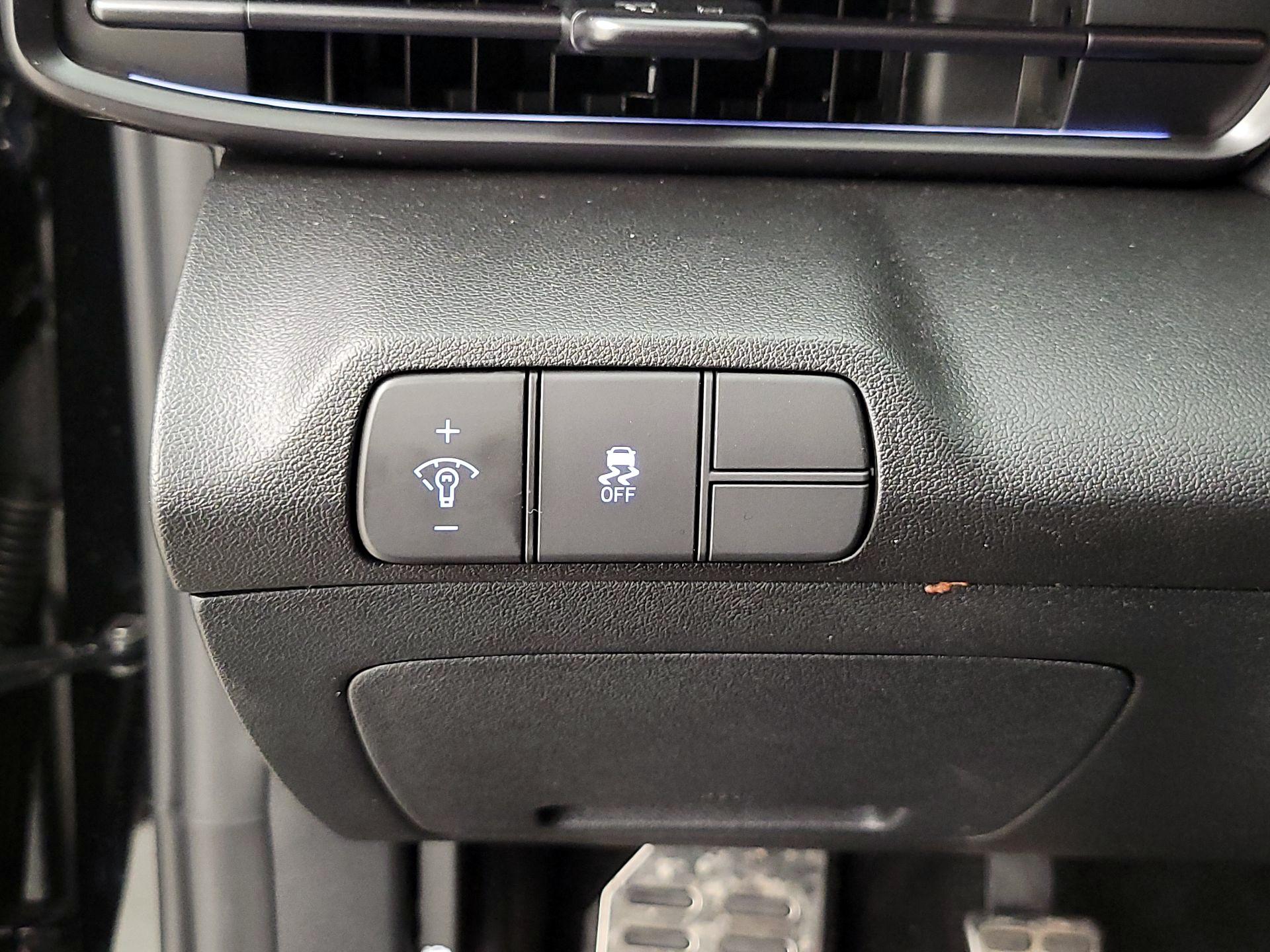 Thumbnail: 2025 Hyundai Elantra - 13