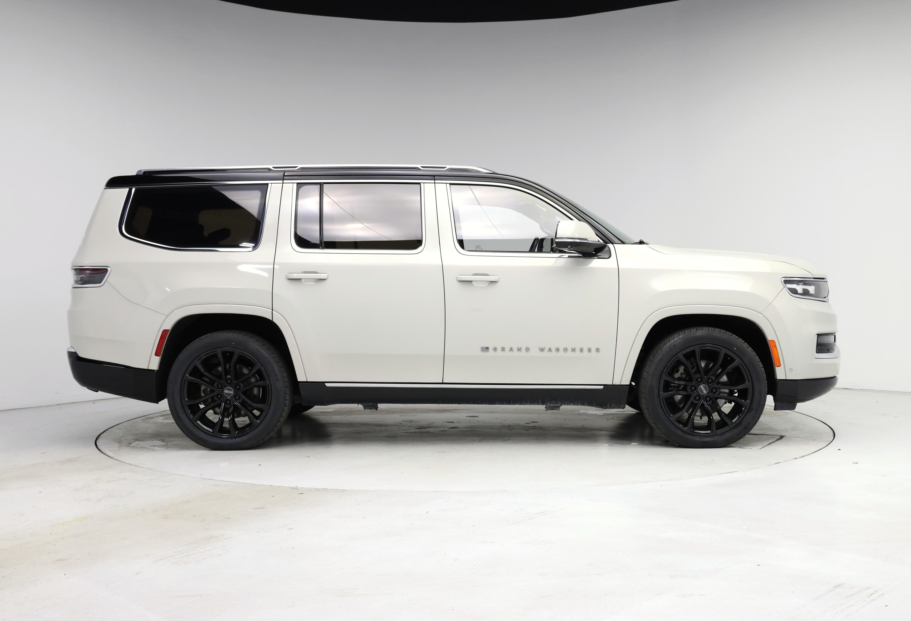 Thumbnail: 2022 Jeep Grand Wagoneer - 7