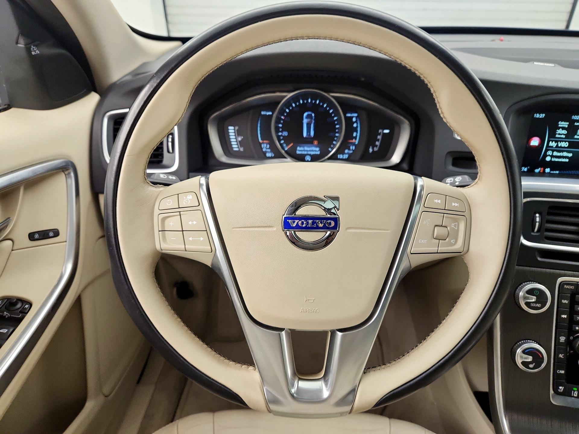 Thumbnail: 2016 Volvo V60 - 10