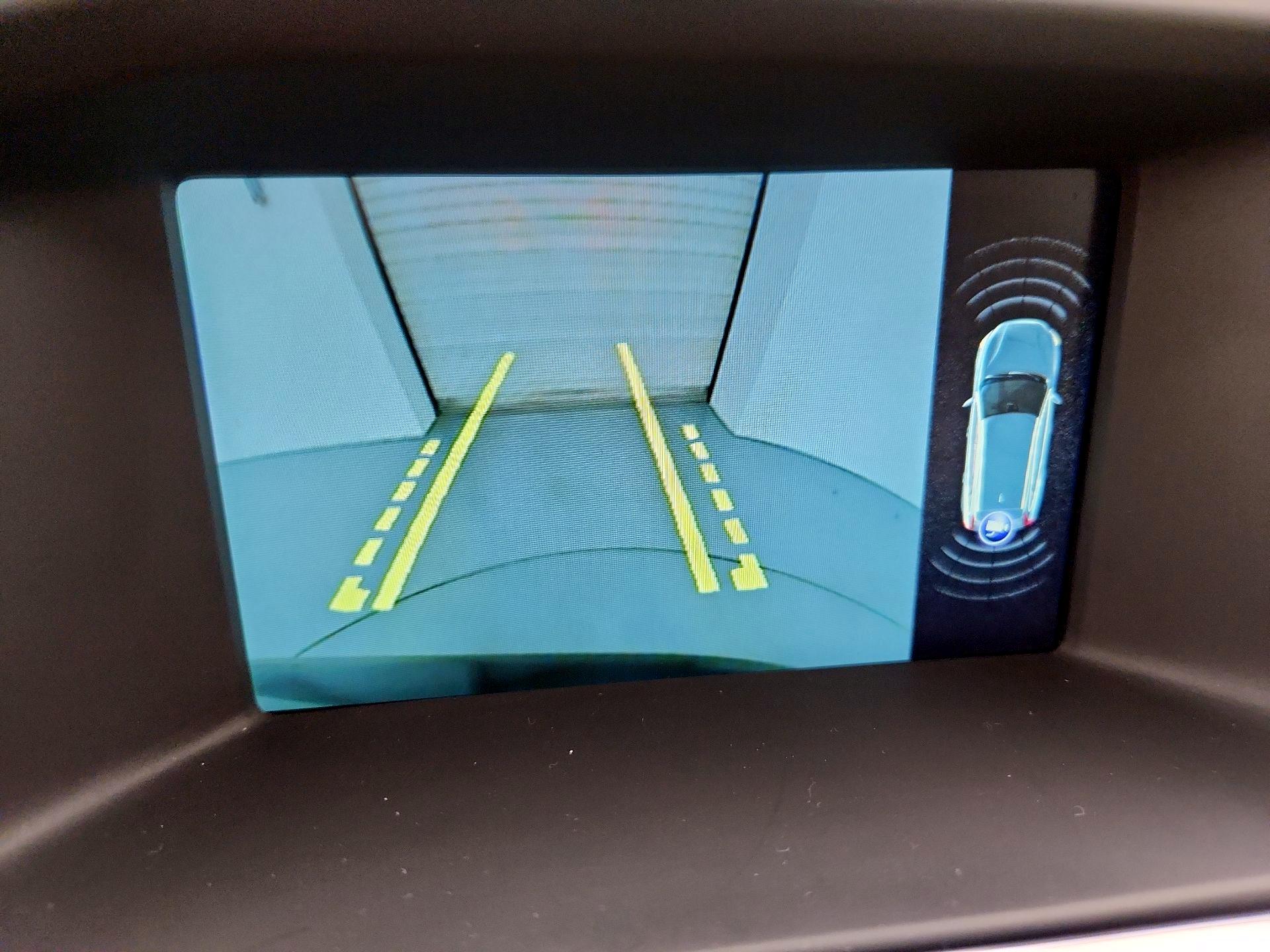 Thumbnail: 2016 Volvo V60 - 14