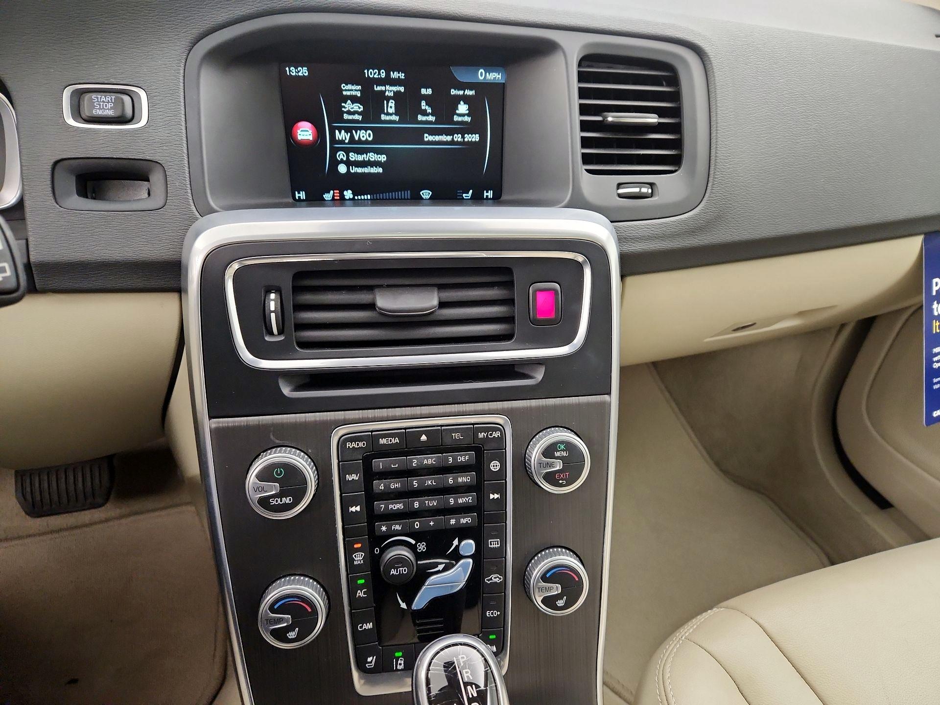 Thumbnail: 2016 Volvo V60 - 15