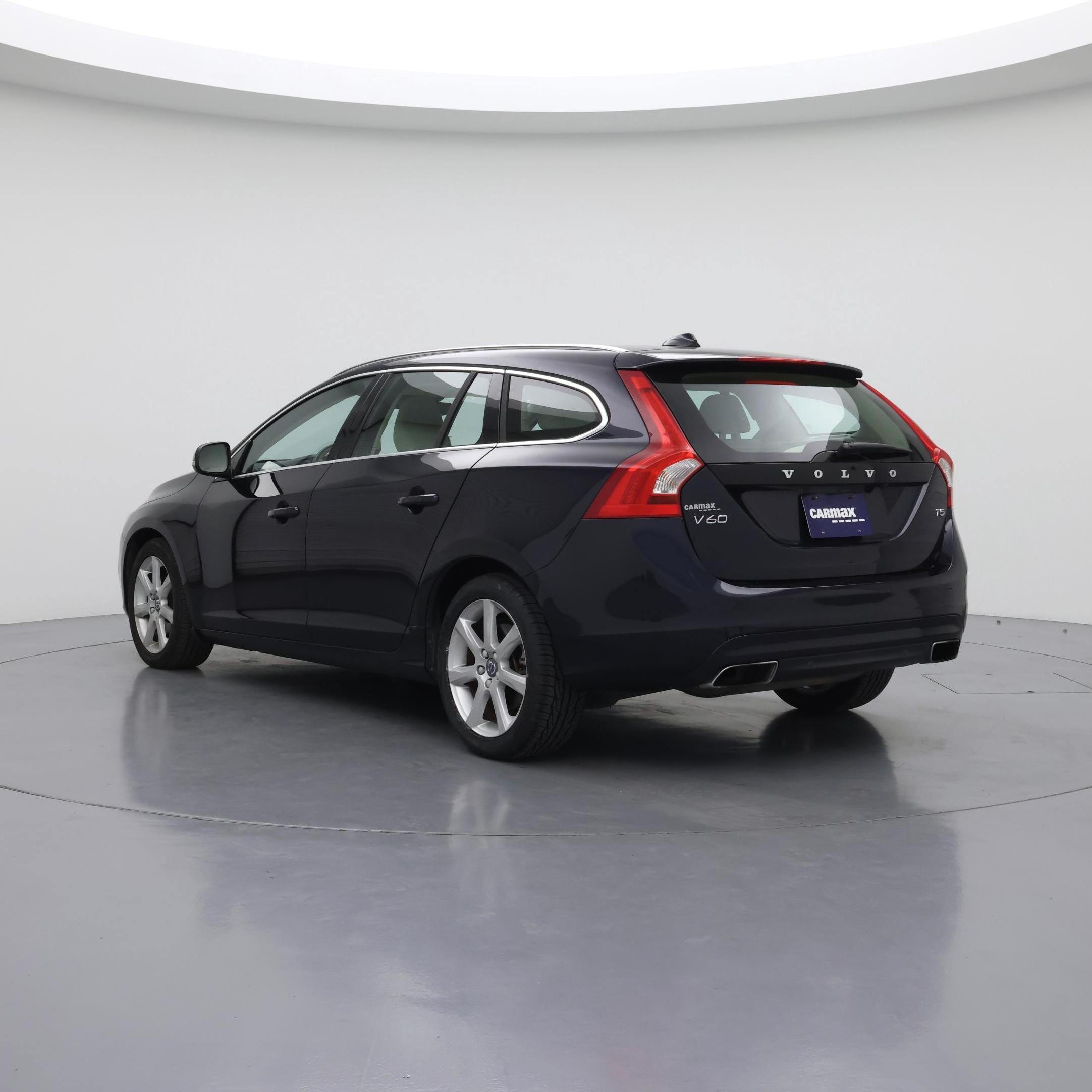 Thumbnail: 2016 Volvo V60 - 2