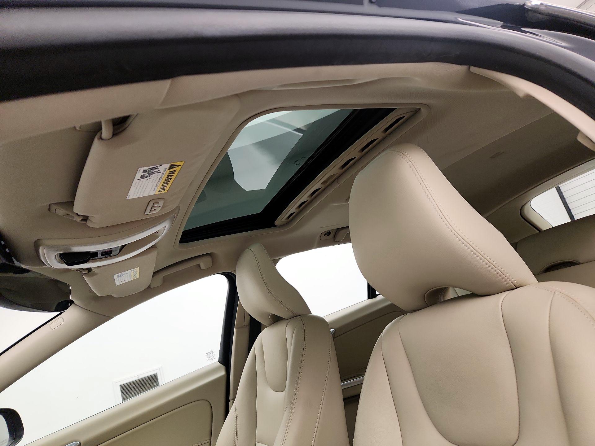 Thumbnail: 2016 Volvo V60 - 19