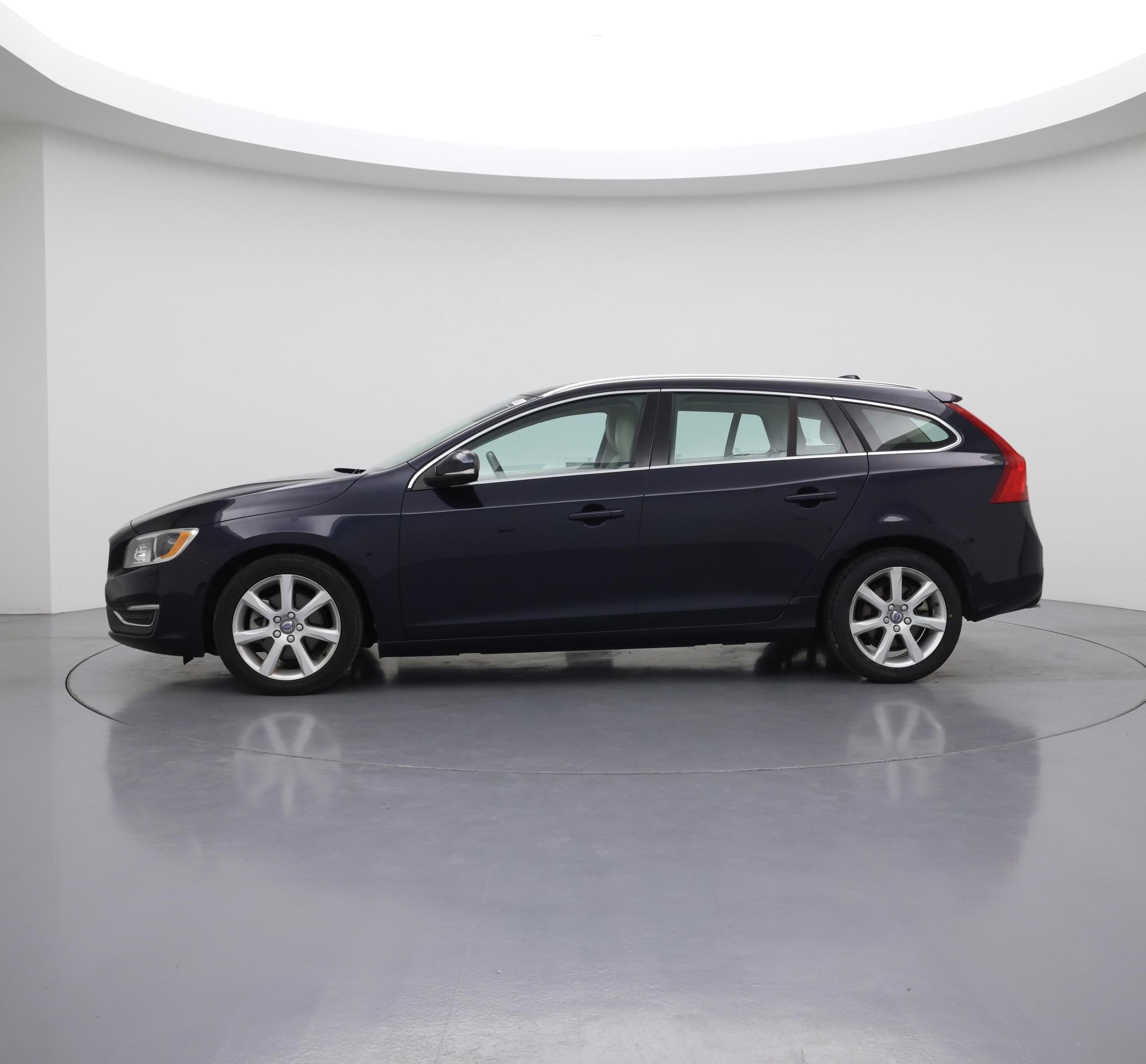 Thumbnail: 2016 Volvo V60 - 3
