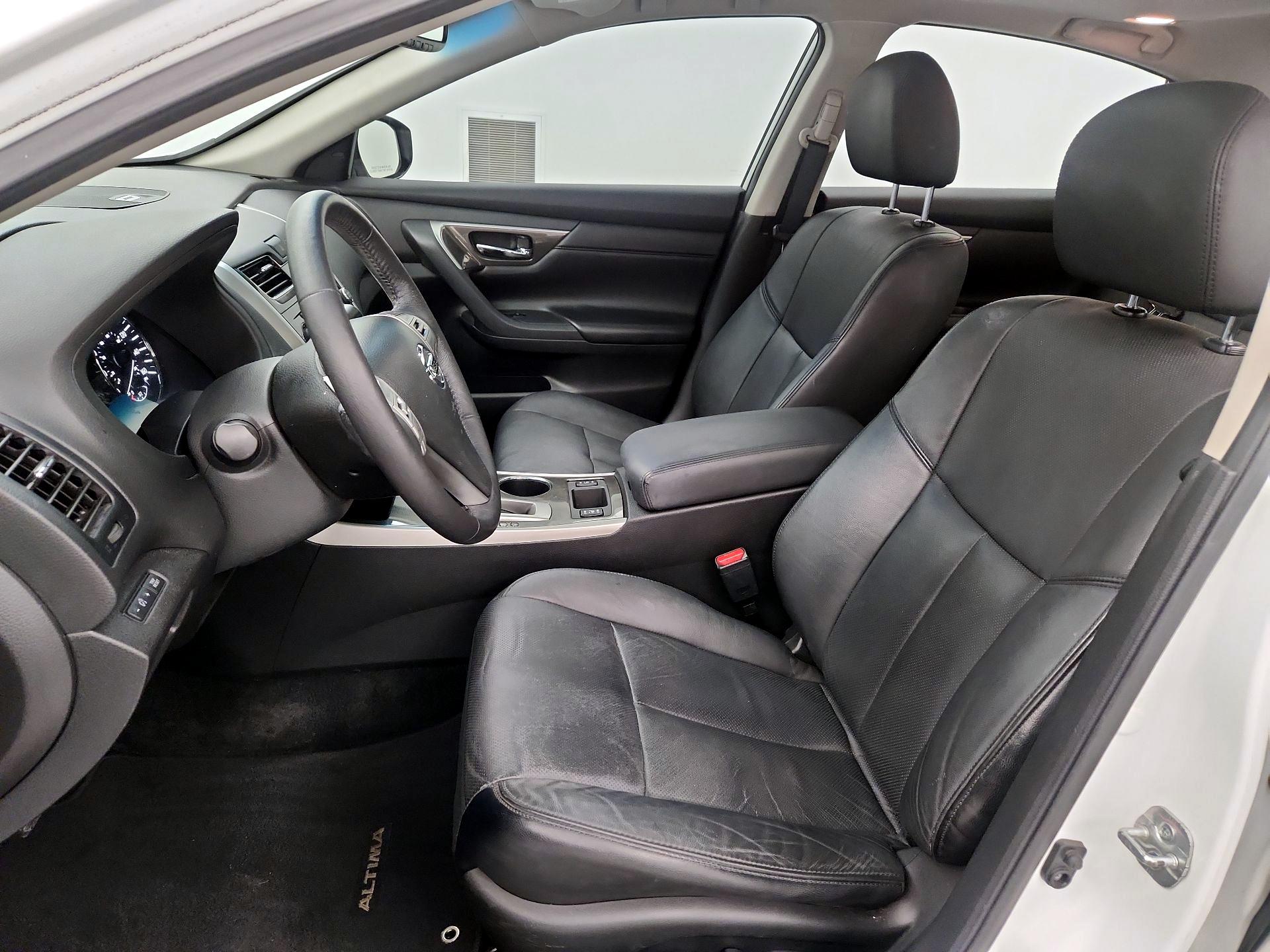 Thumbnail: 2015 Nissan Altima - 11