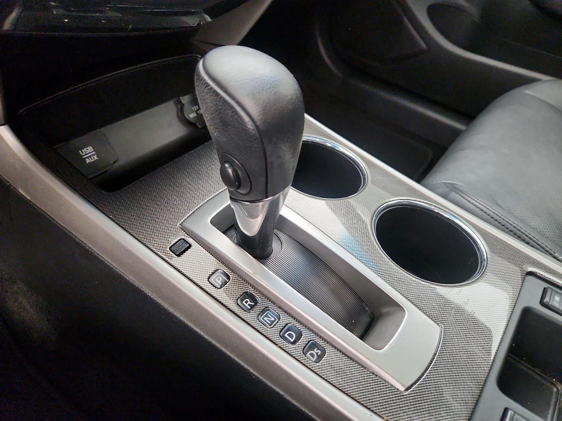 Thumbnail: 2015 Nissan Altima - 18