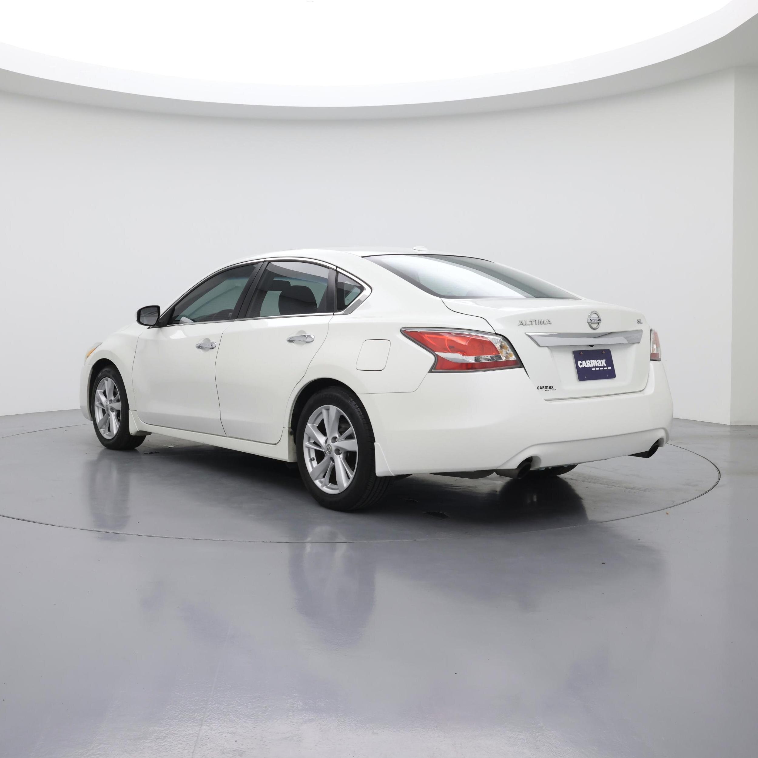 Thumbnail: 2015 Nissan Altima - 2