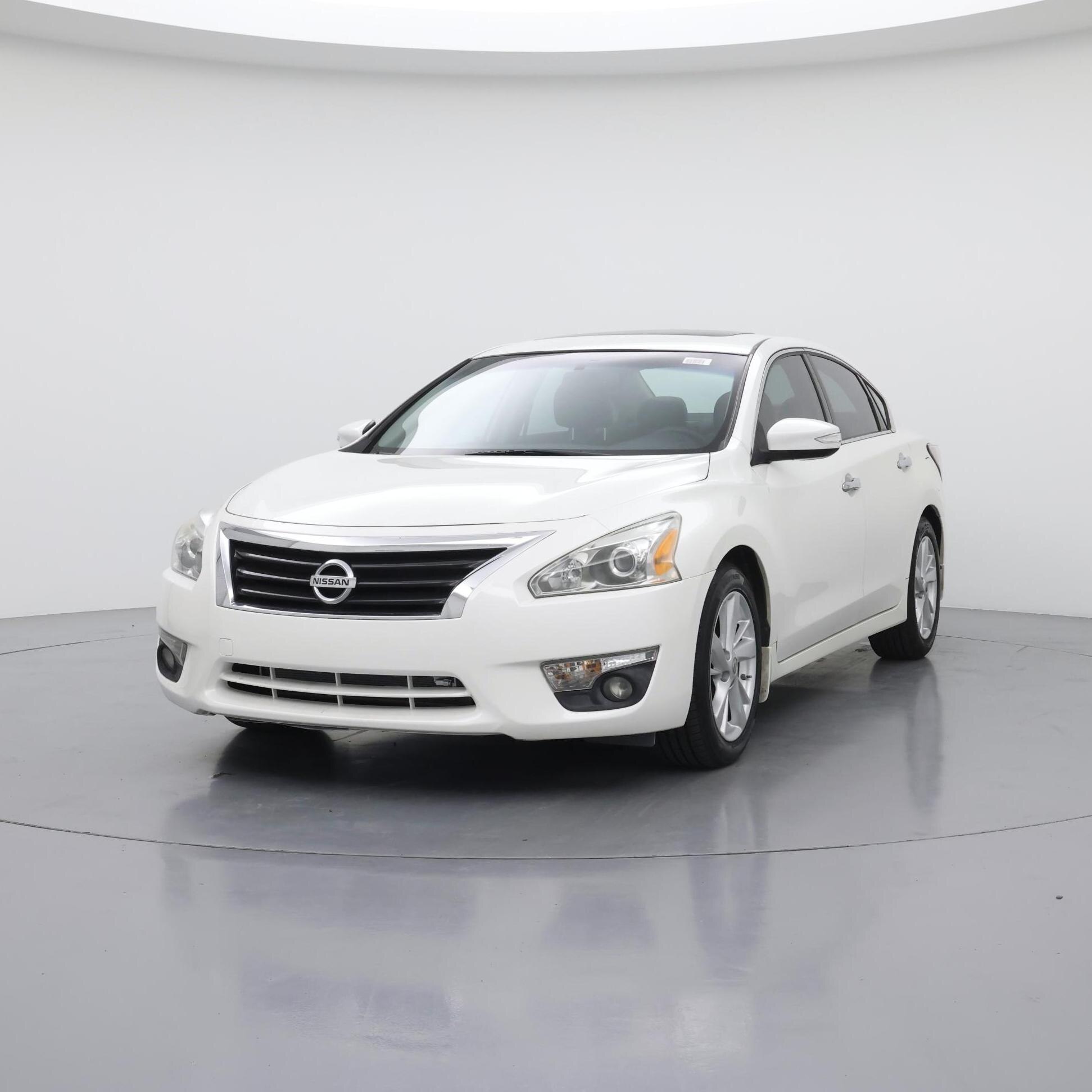 Thumbnail: 2015 Nissan Altima - 4