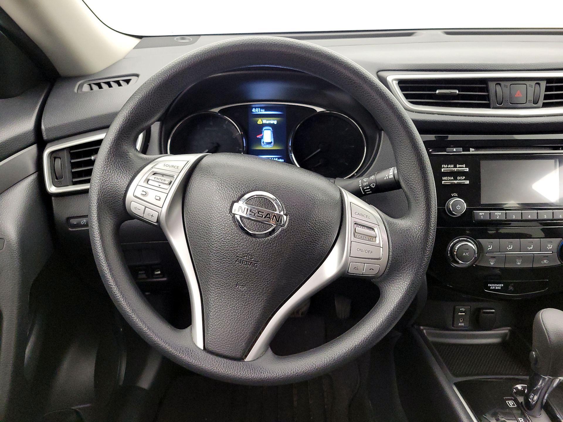 Thumbnail: 2016 Nissan Rogue - 10