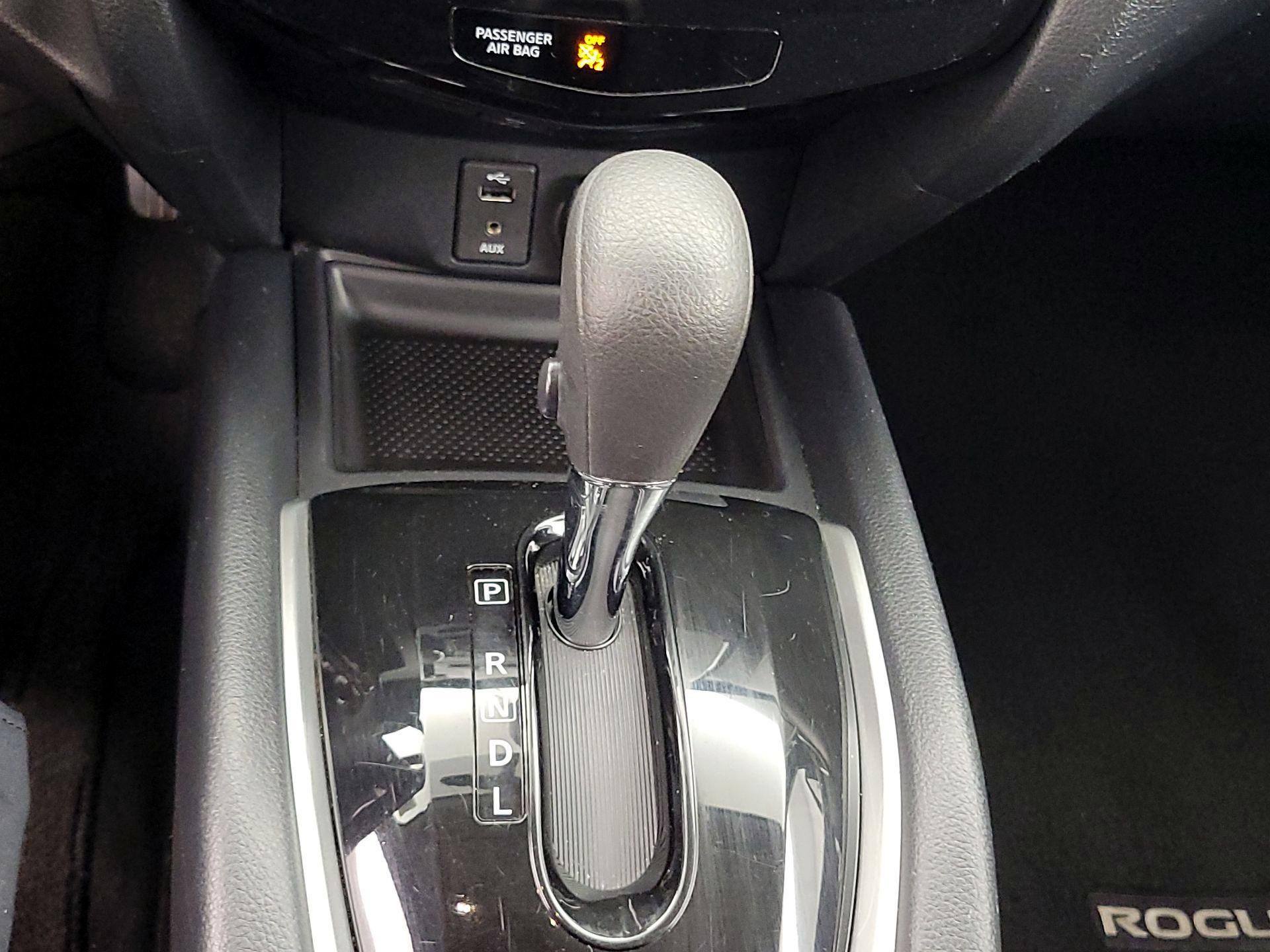 Thumbnail: 2016 Nissan Rogue - 17