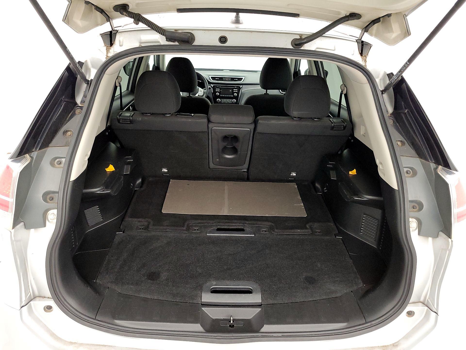 Thumbnail: 2016 Nissan Rogue - 20