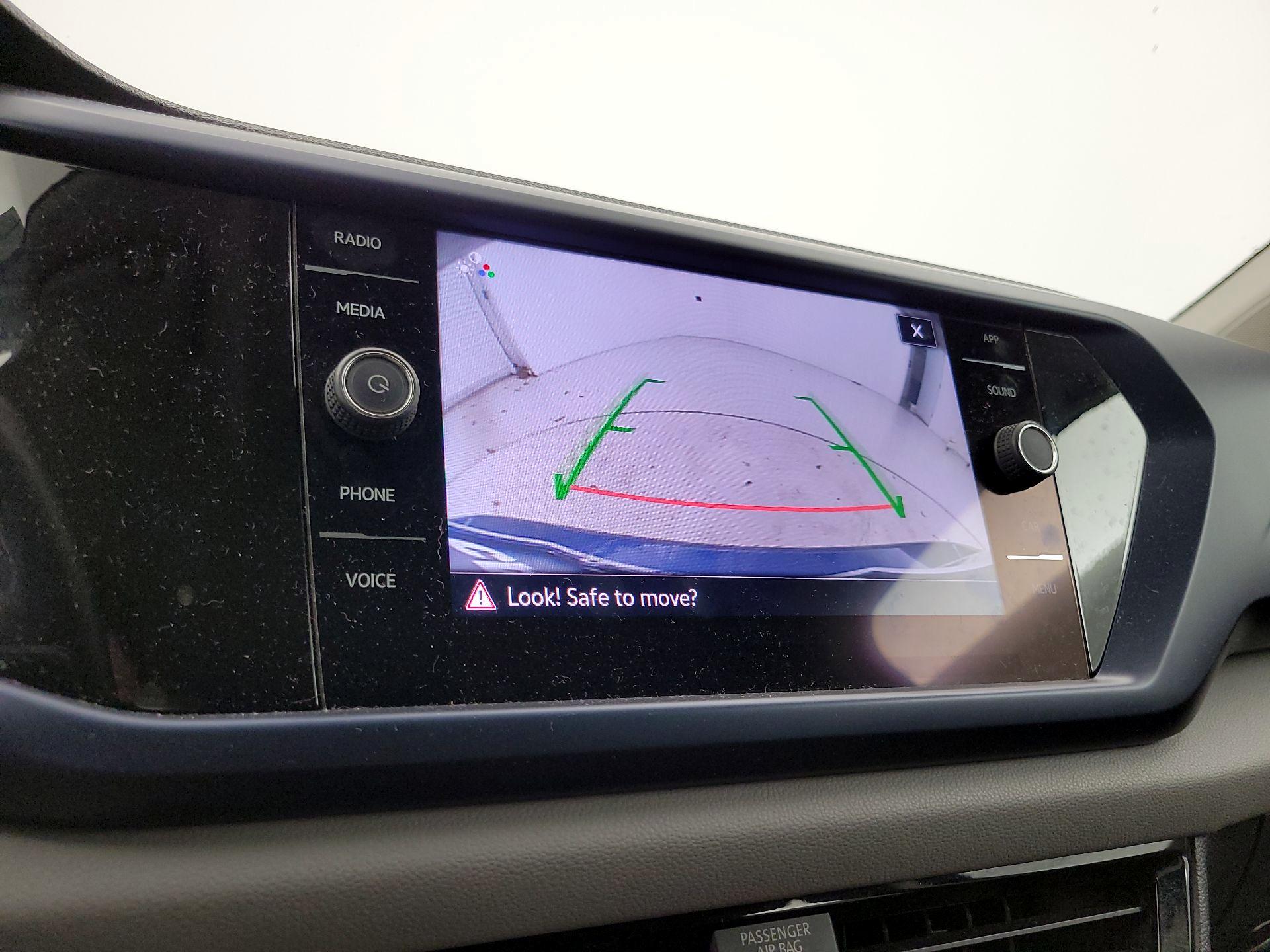 Thumbnail: 2022 Volkswagen Taos - 14