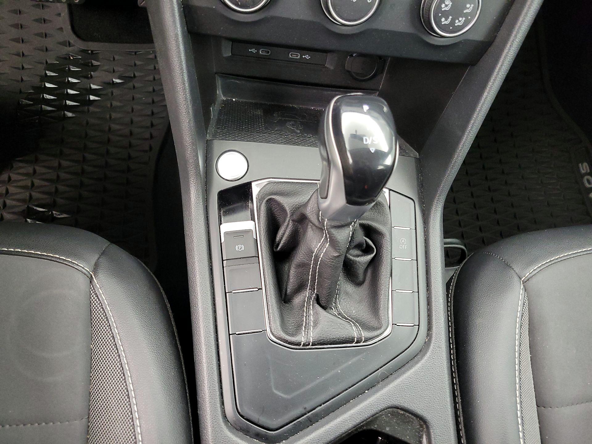 Thumbnail: 2022 Volkswagen Taos - 17