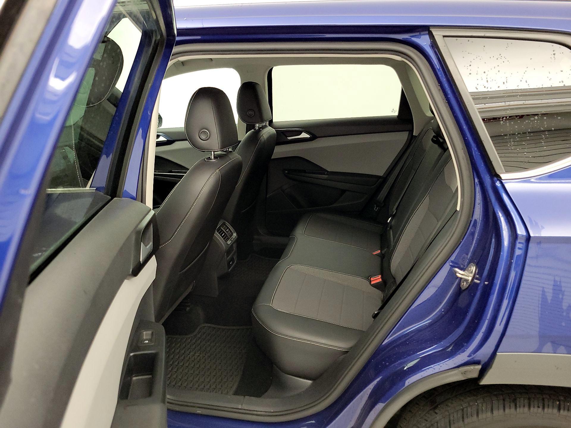 Thumbnail: 2022 Volkswagen Taos - 19