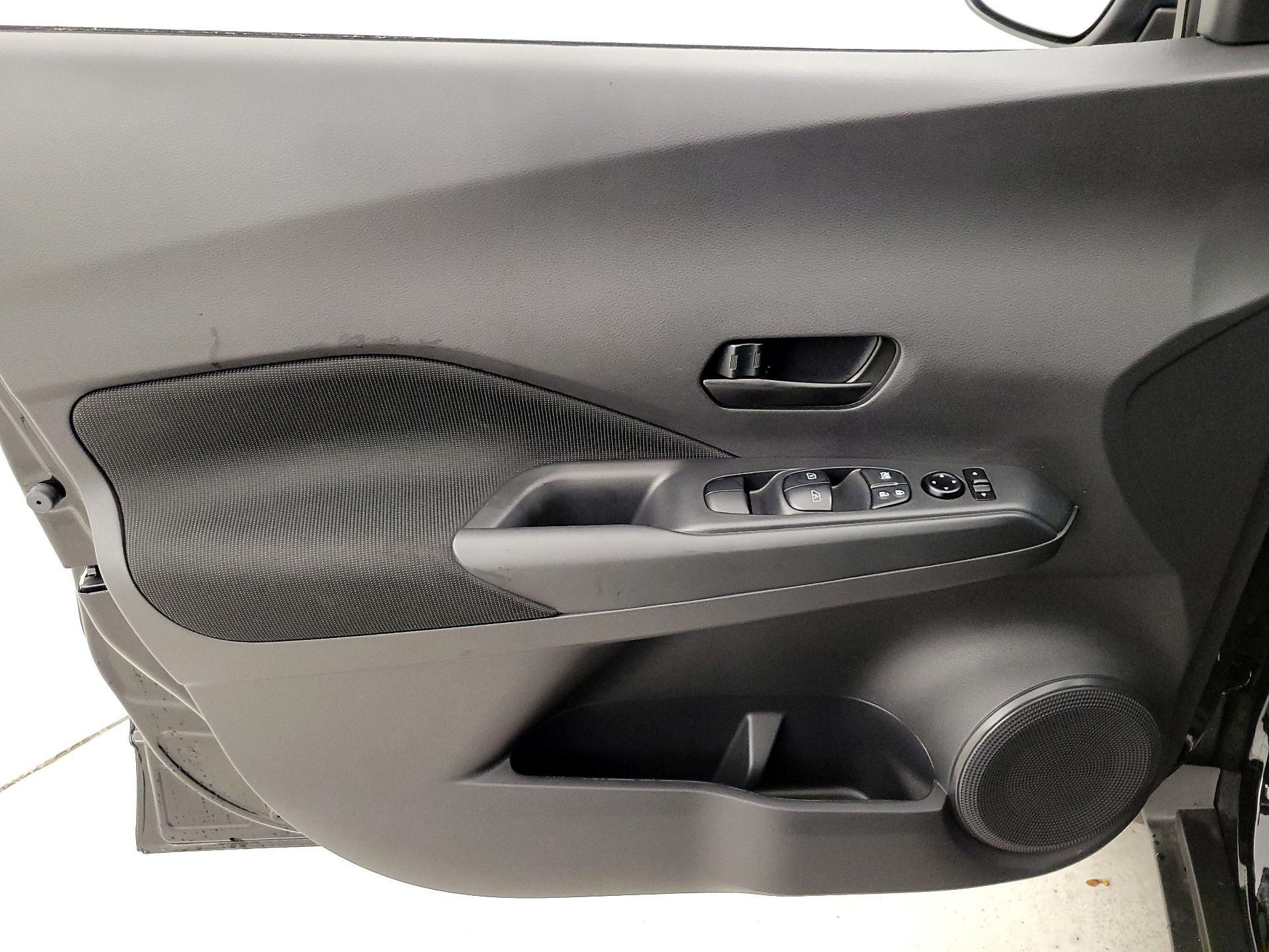 Thumbnail: 2025 Nissan Kicks - 12