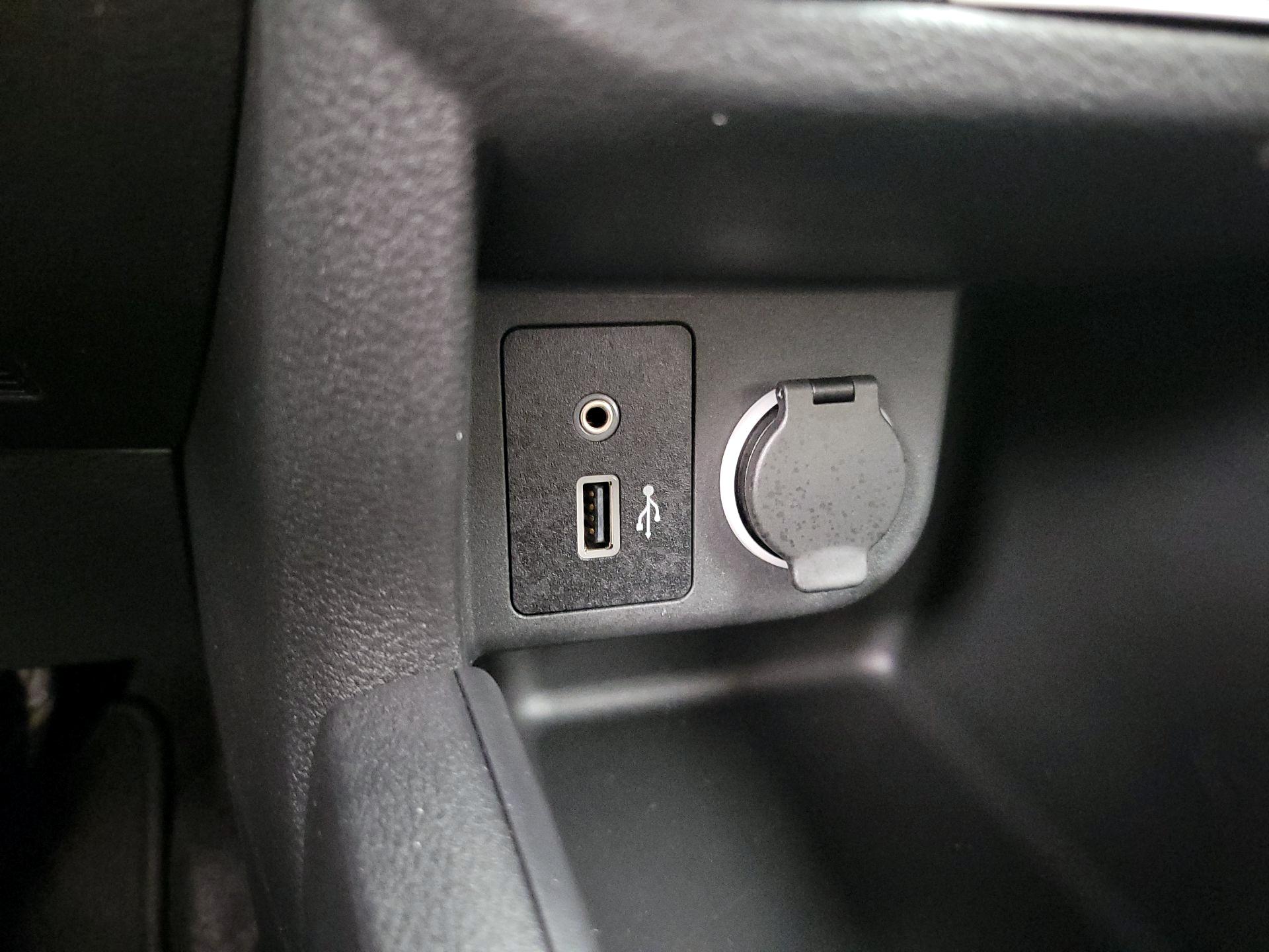 Thumbnail: 2025 Nissan Kicks - 18