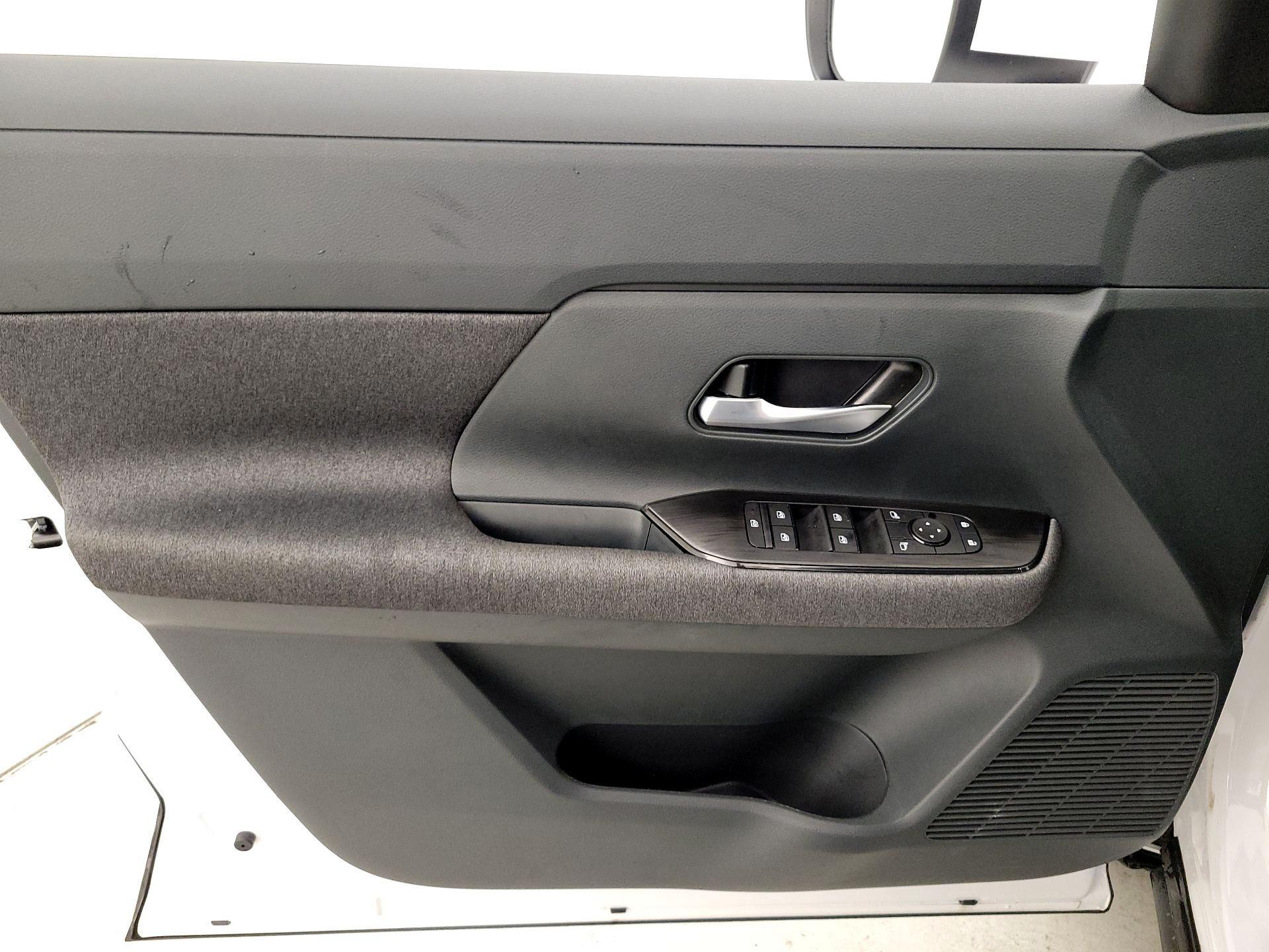 Thumbnail: 2025 Nissan Kicks - 12