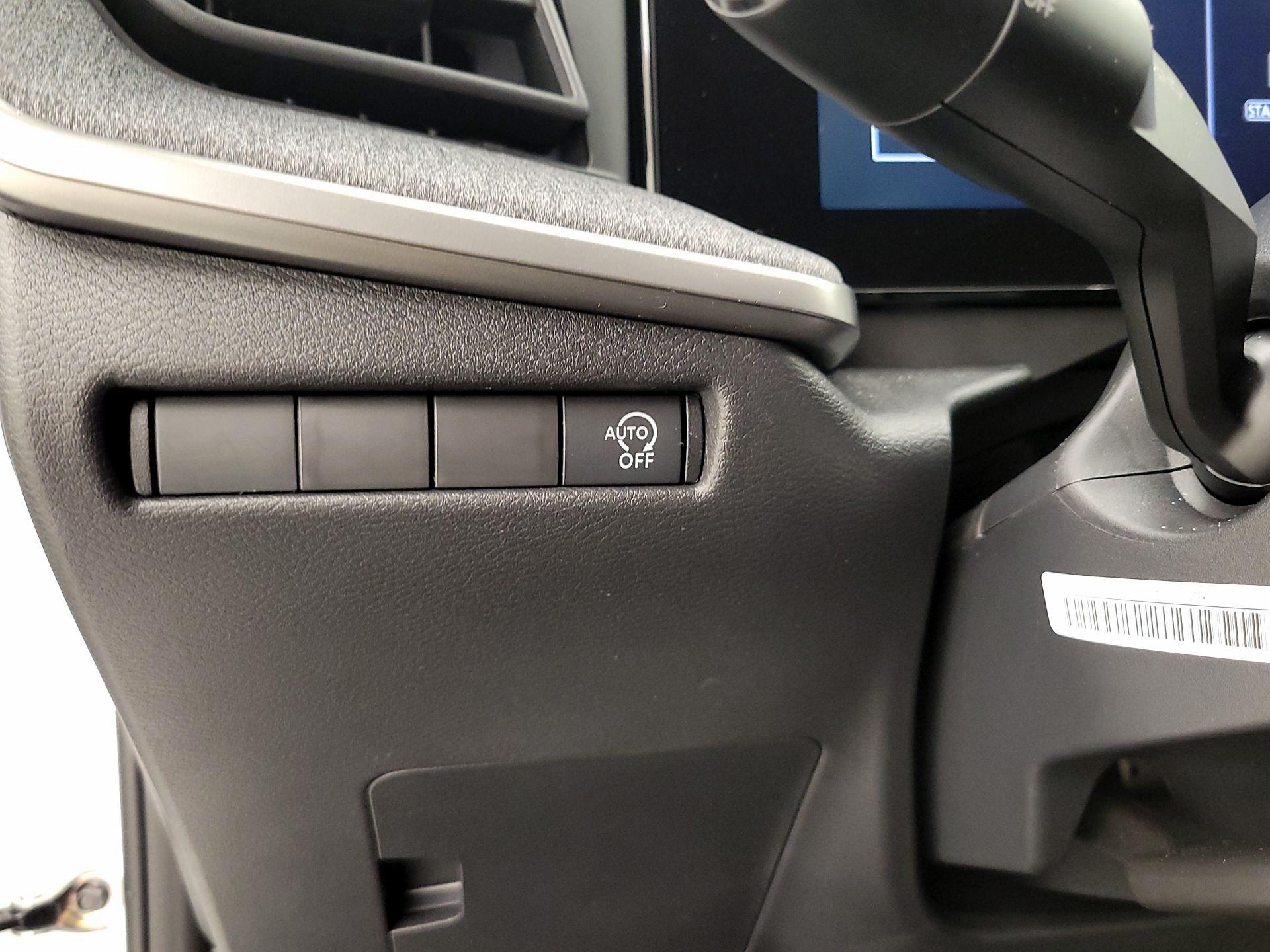 Thumbnail: 2025 Nissan Kicks - 13