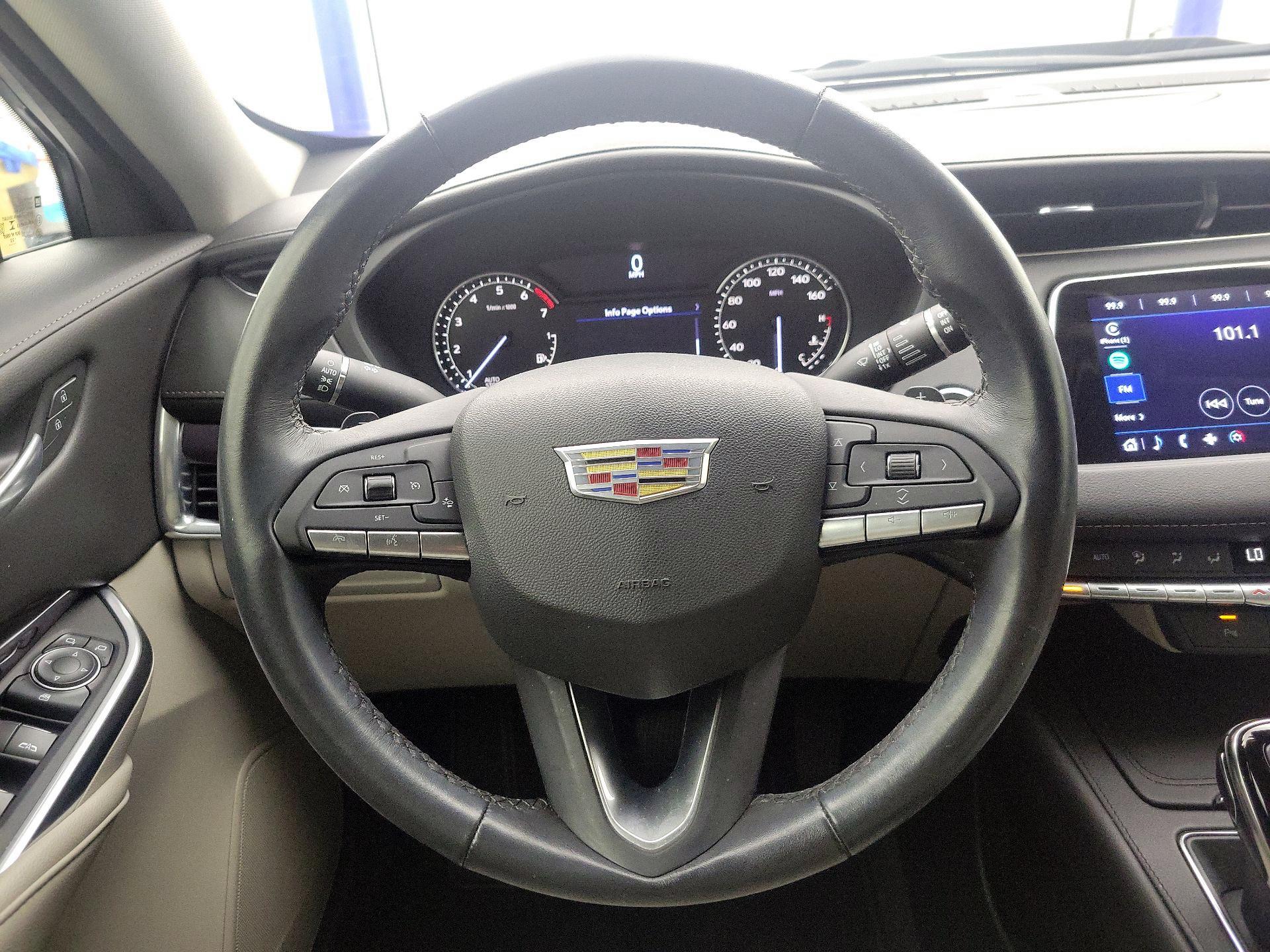Thumbnail: 2023 Cadillac XT4 - 10