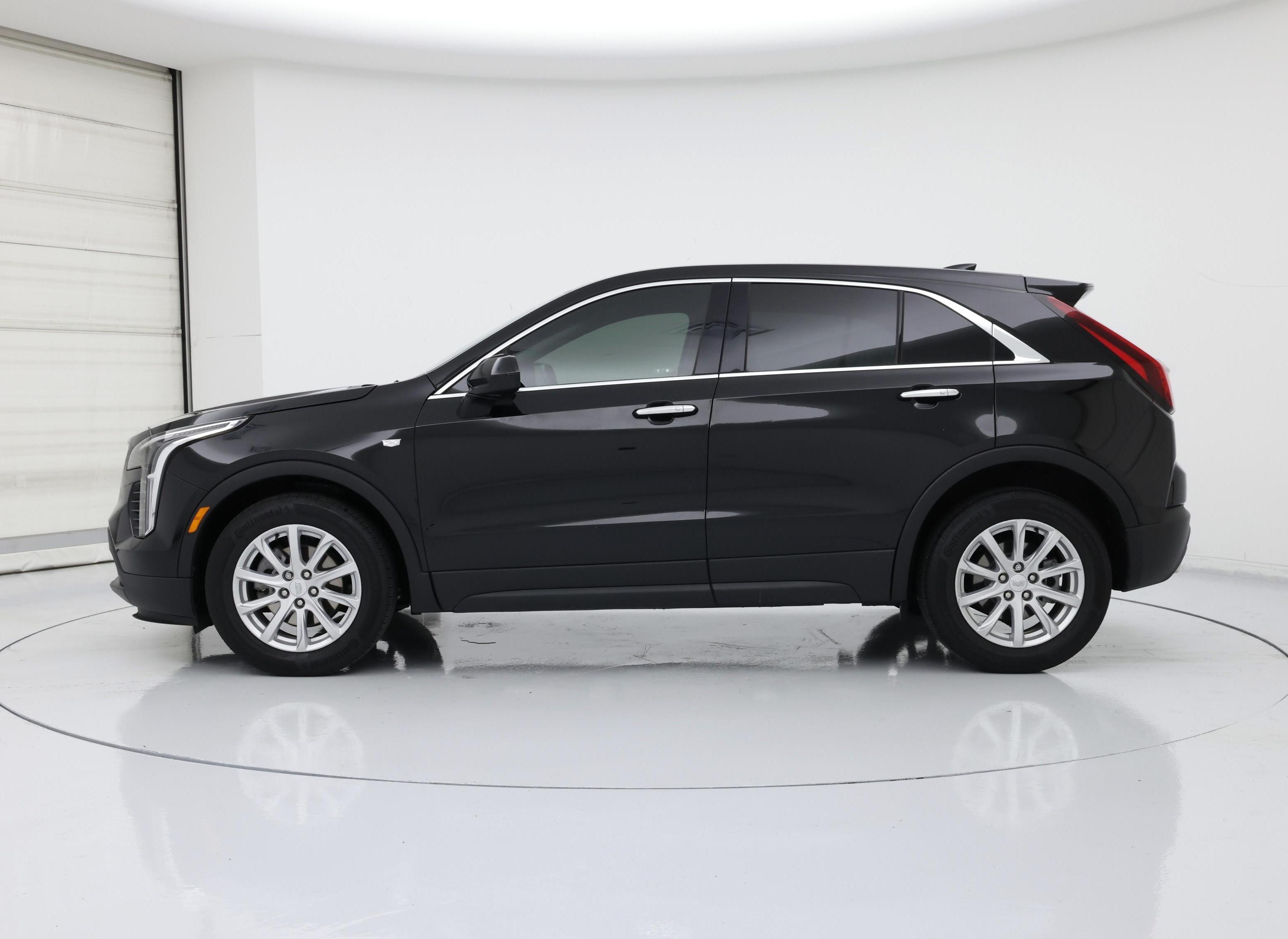 Thumbnail: 2023 Cadillac XT4 - 3
