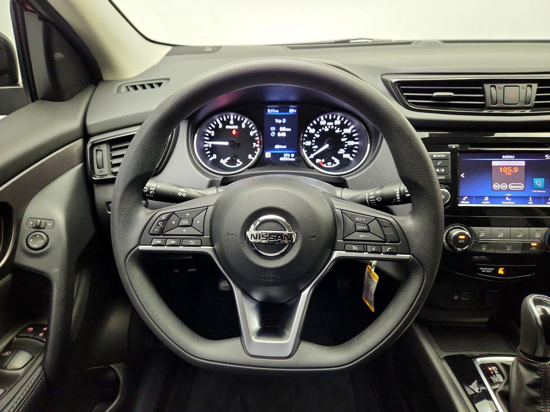 Thumbnail: 2020 Nissan Rogue Sport - 10