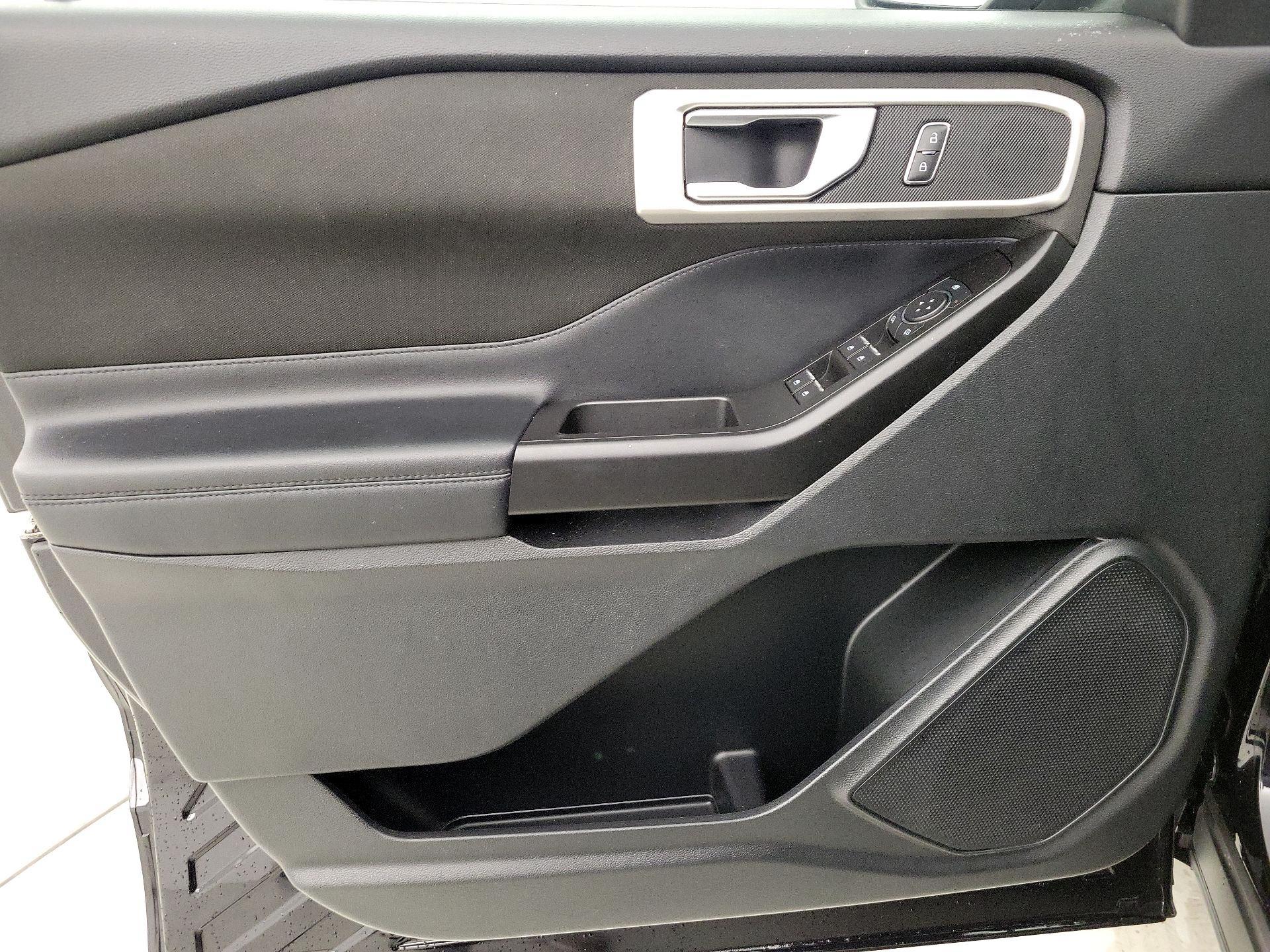Thumbnail: 2020 Ford Explorer - 12