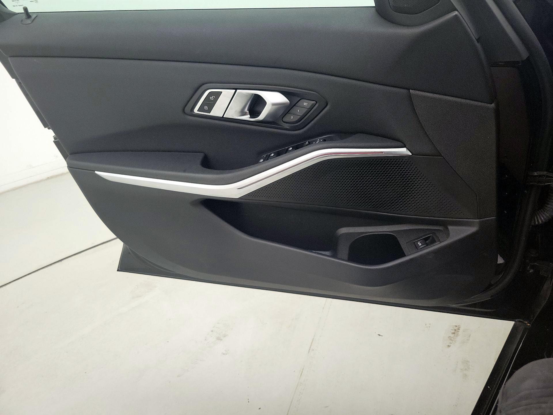 Thumbnail: 2021 BMW 3 Series - 12