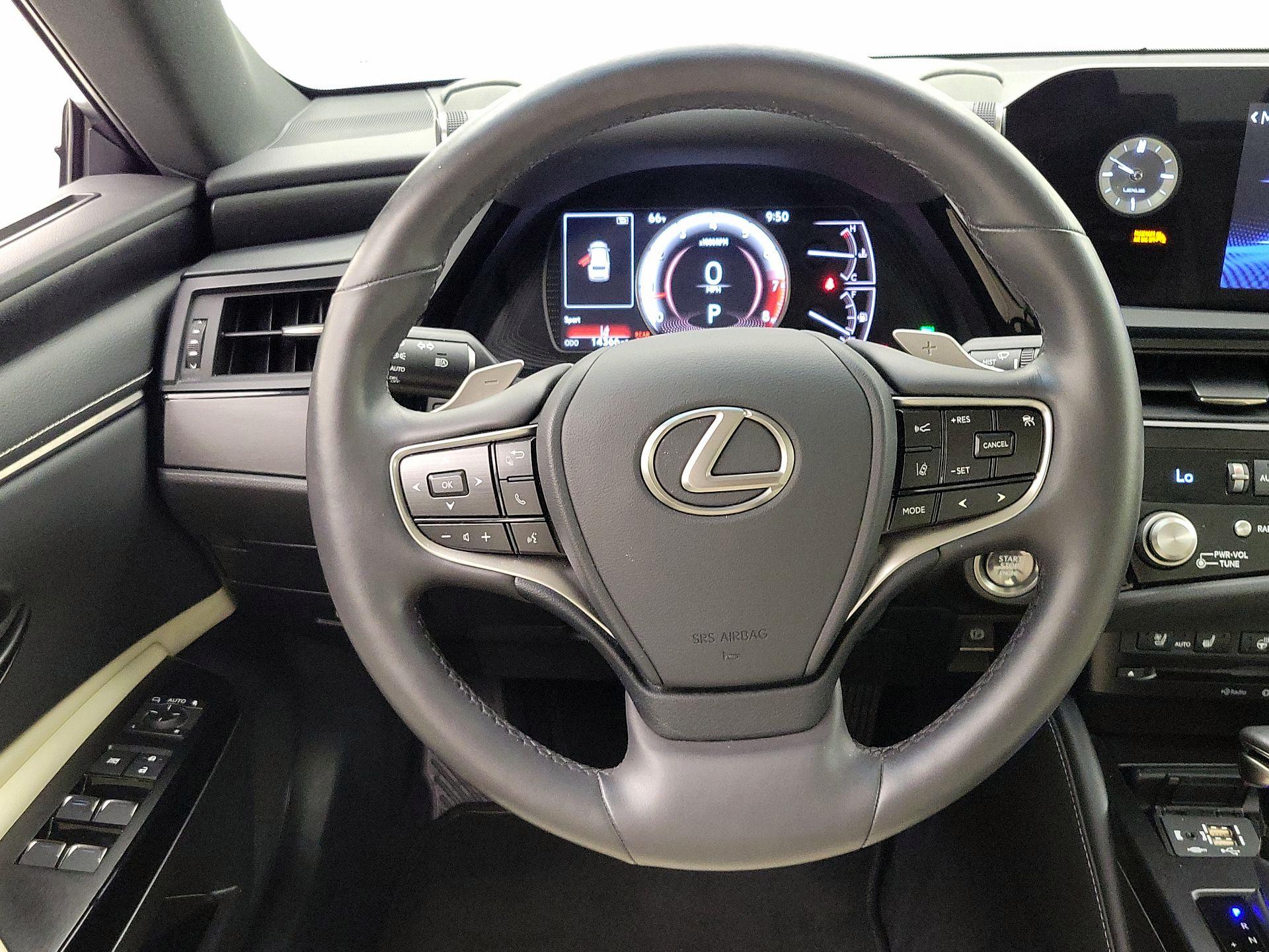 Thumbnail: 2022 Lexus ES - 10