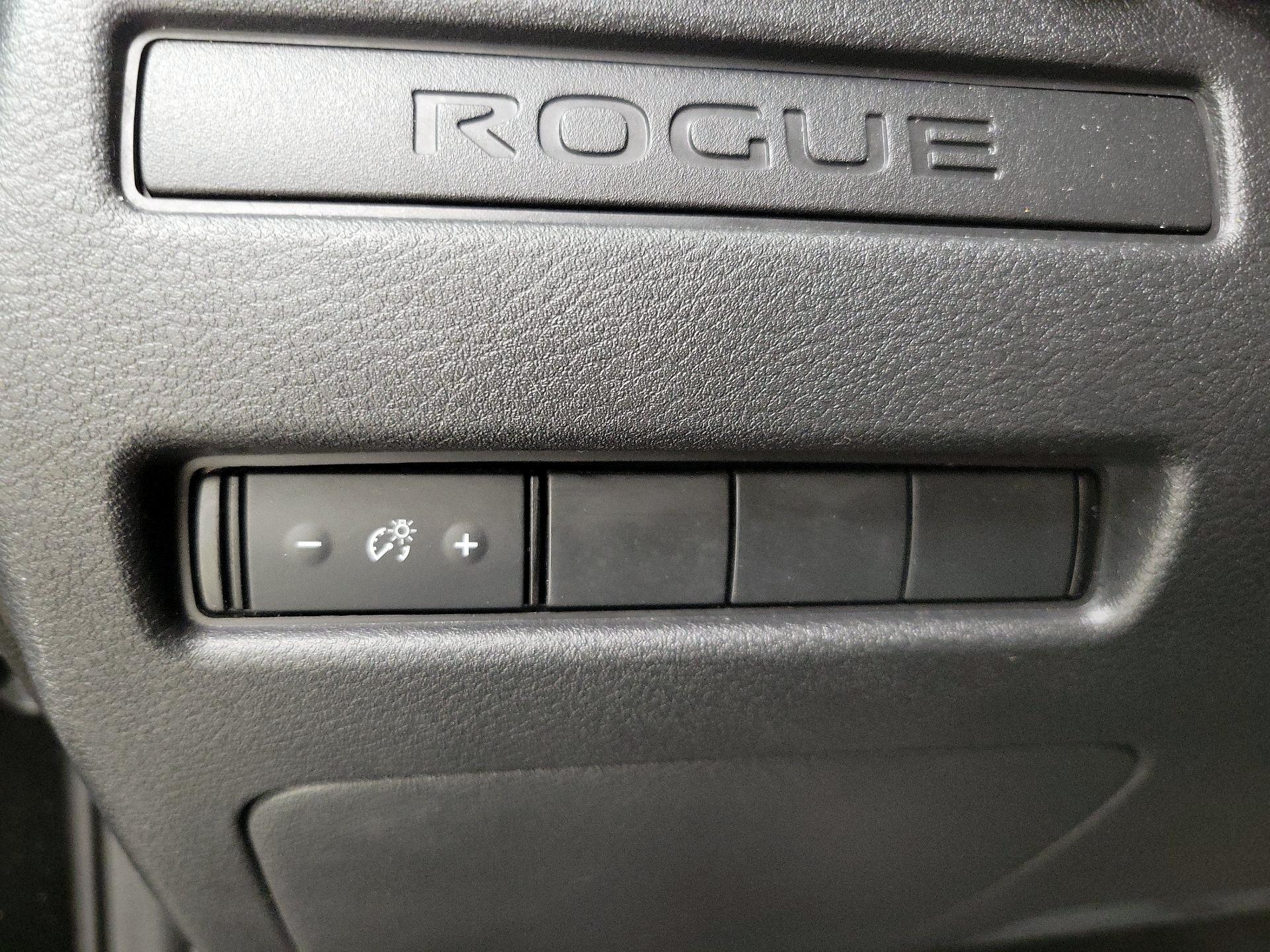 Thumbnail: 2021 Nissan Rogue - 13