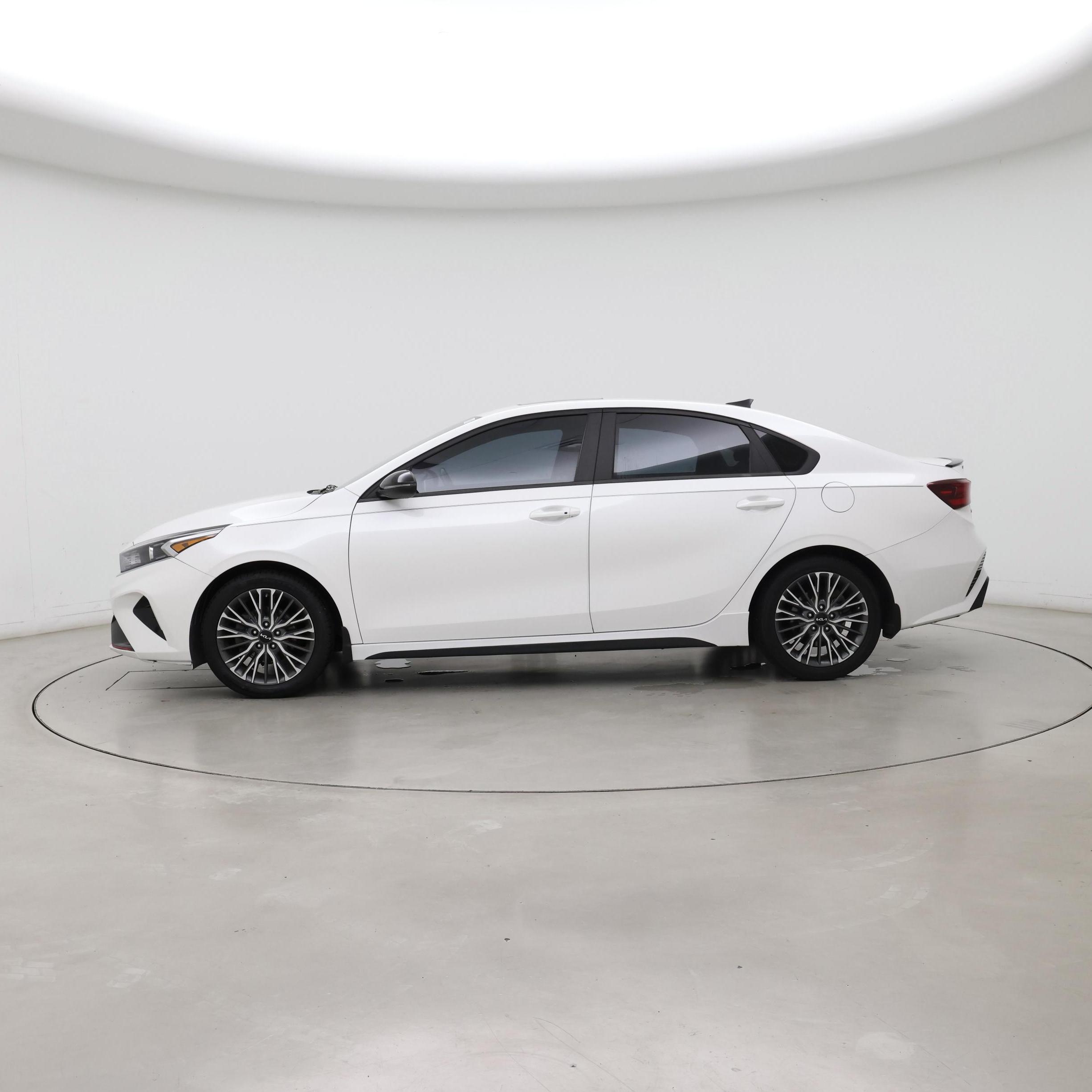 Thumbnail: 2023 Kia Forte - 3