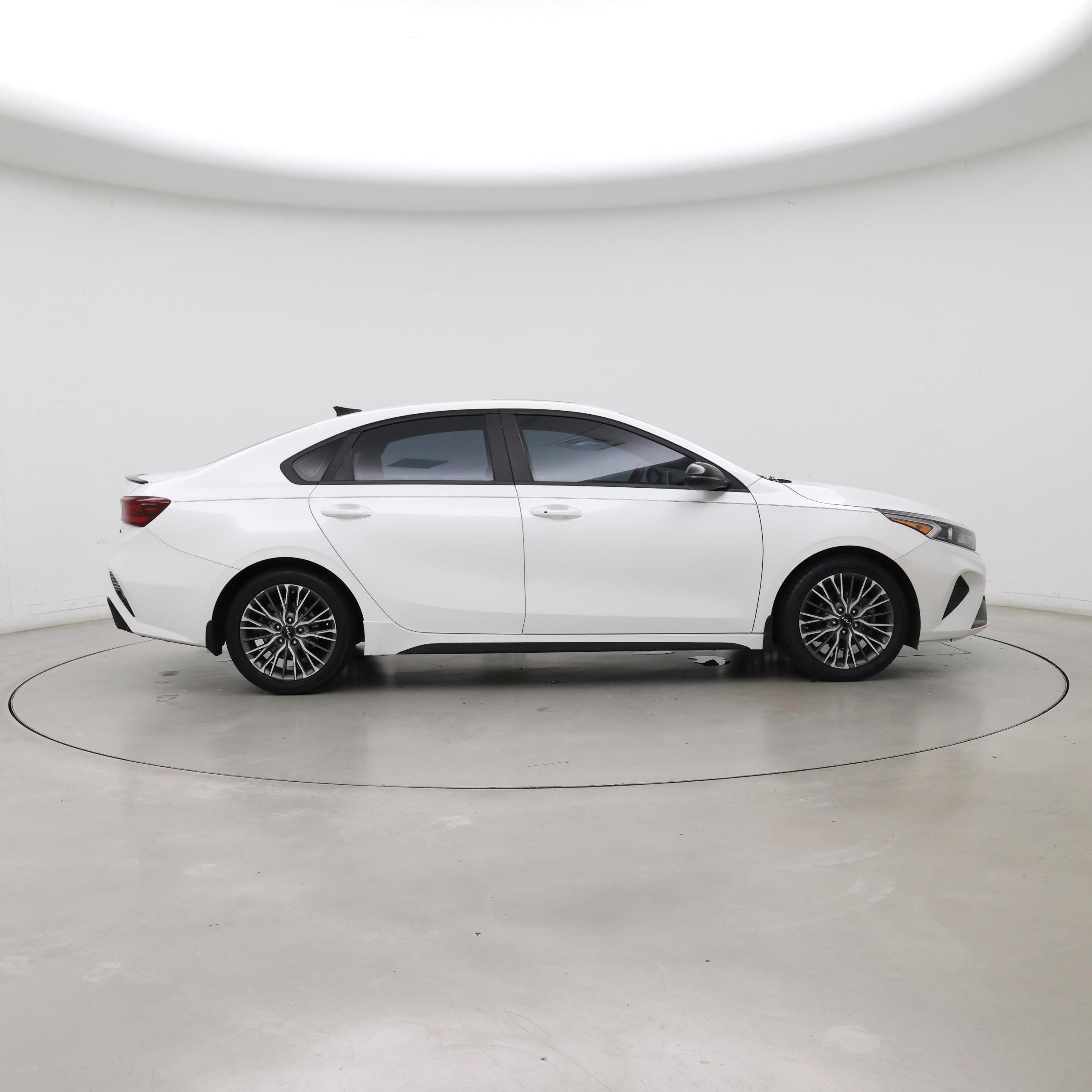 Thumbnail: 2023 Kia Forte - 7