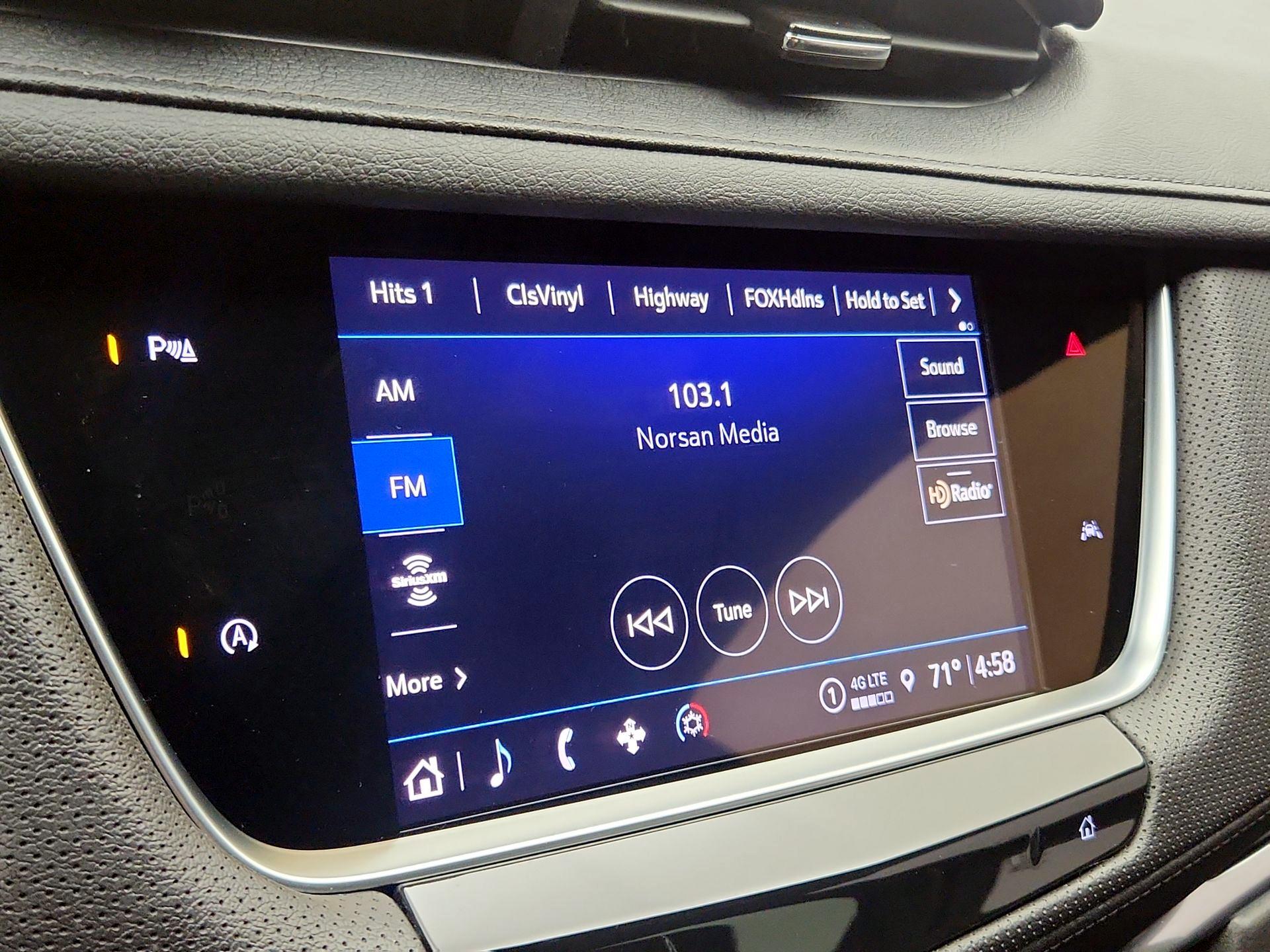 Thumbnail: 2022 Cadillac XT6 - 15