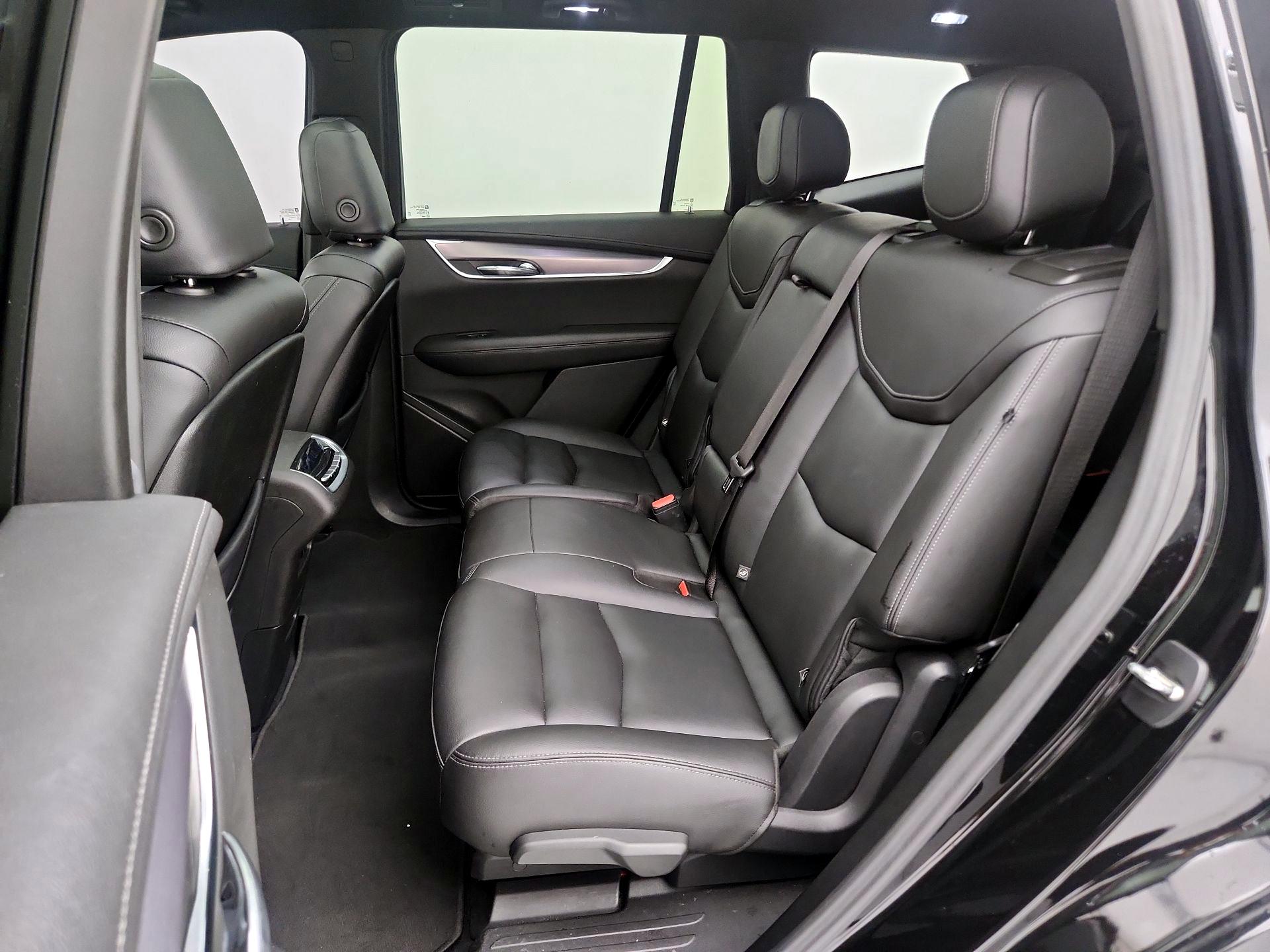 Thumbnail: 2022 Cadillac XT6 - 19