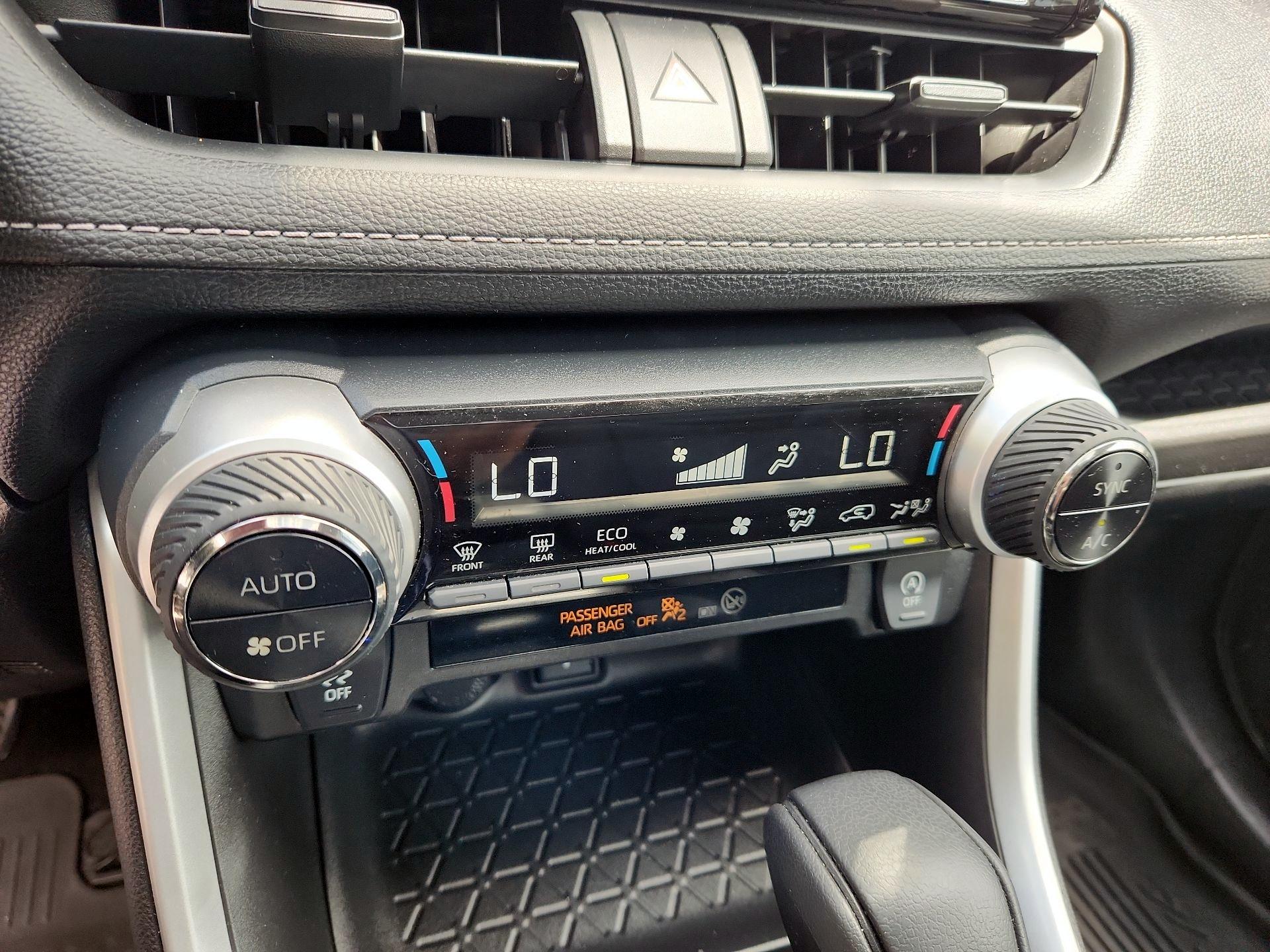 Thumbnail: 2021 Toyota RAV4 - 14