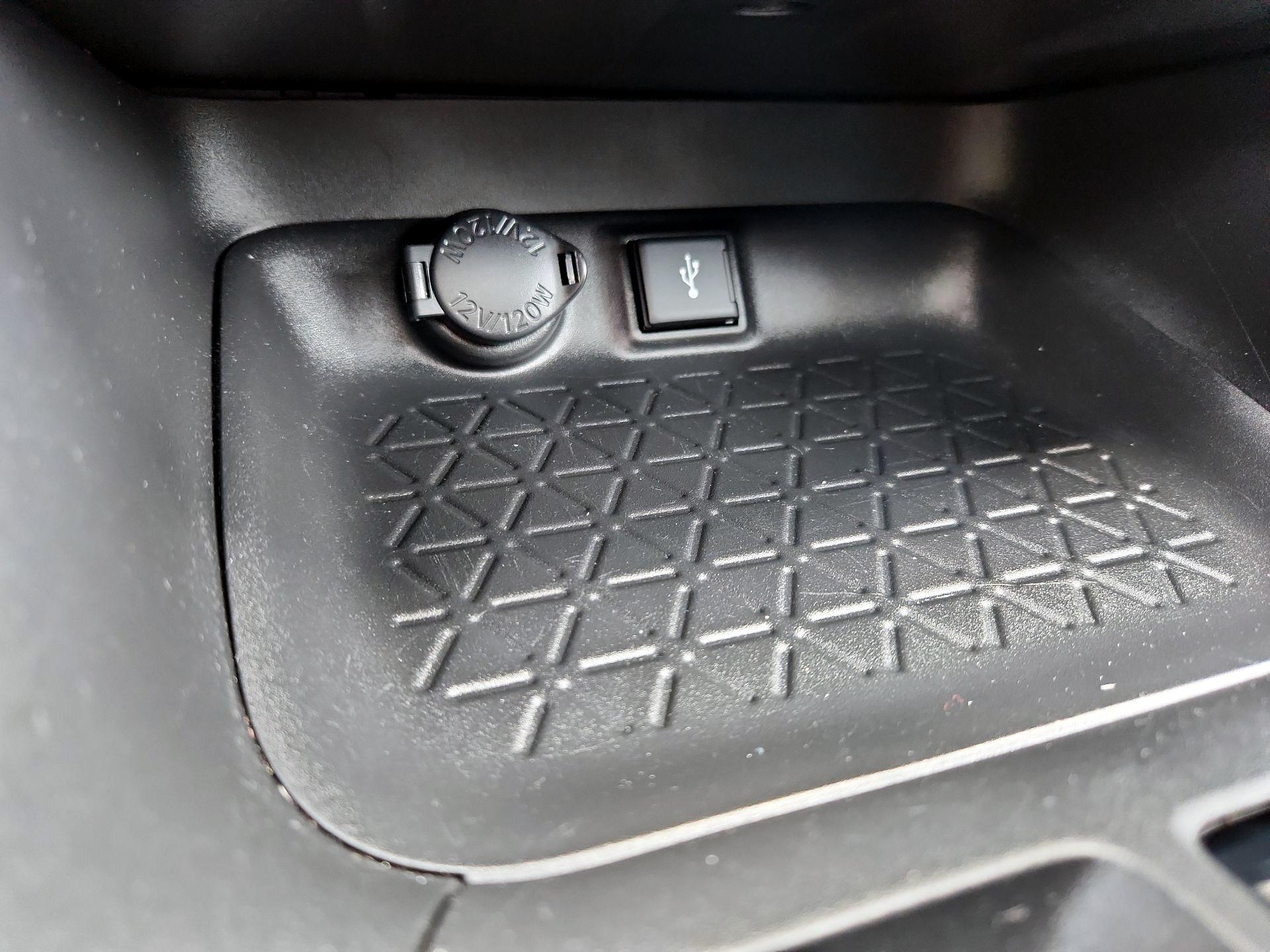 Thumbnail: 2021 Toyota RAV4 - 16
