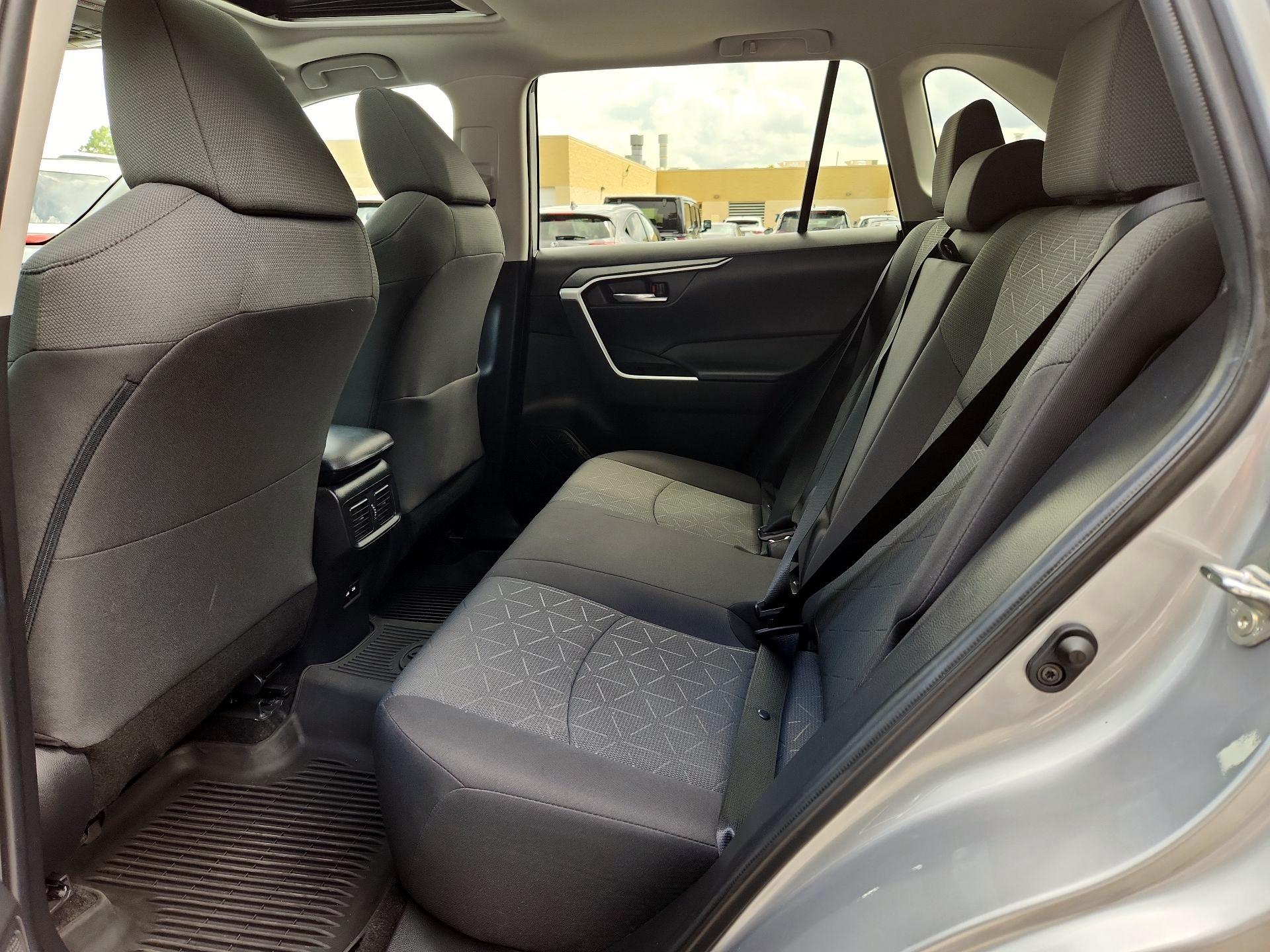 Thumbnail: 2021 Toyota RAV4 - 18