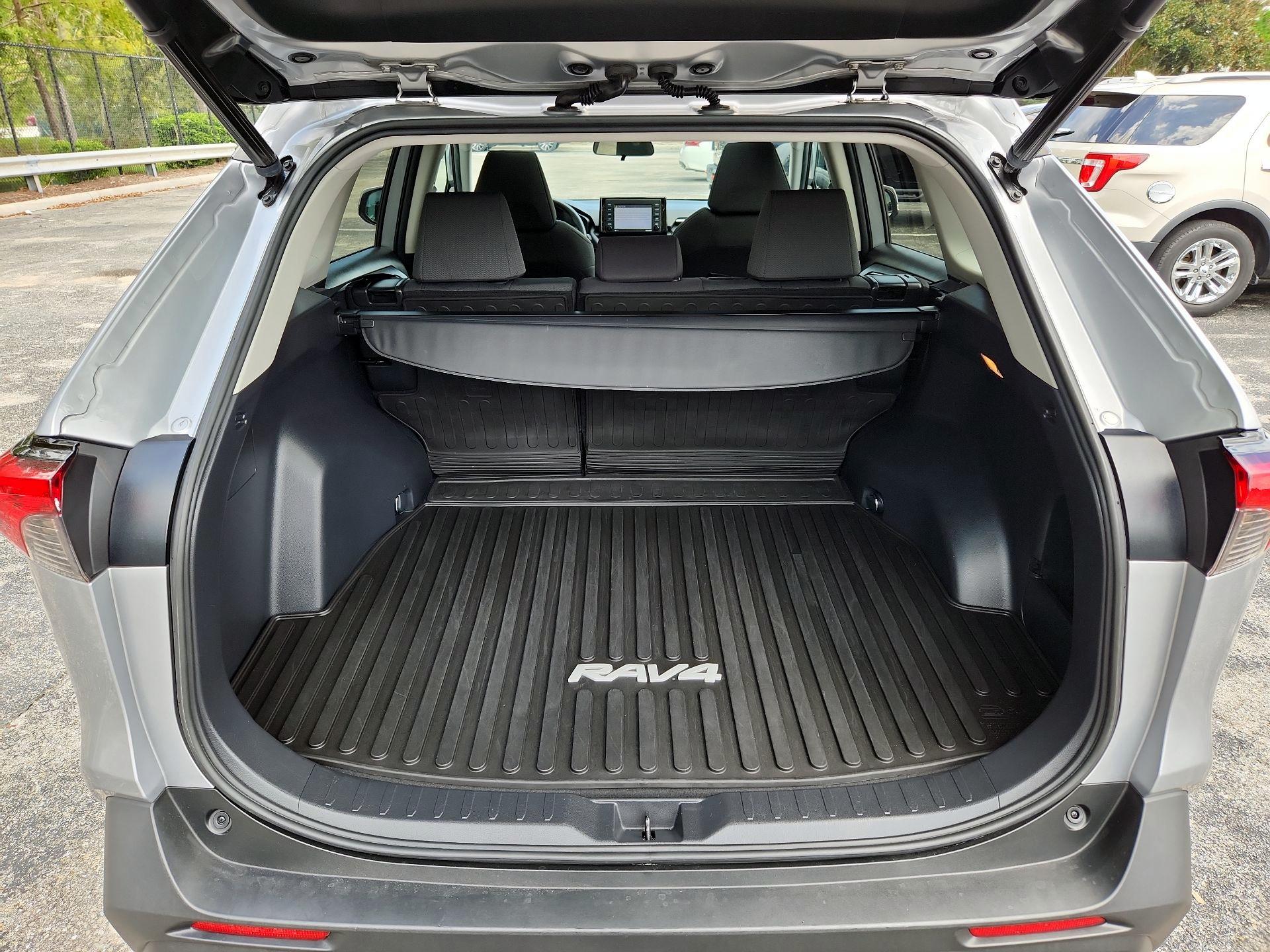 Thumbnail: 2021 Toyota RAV4 - 19