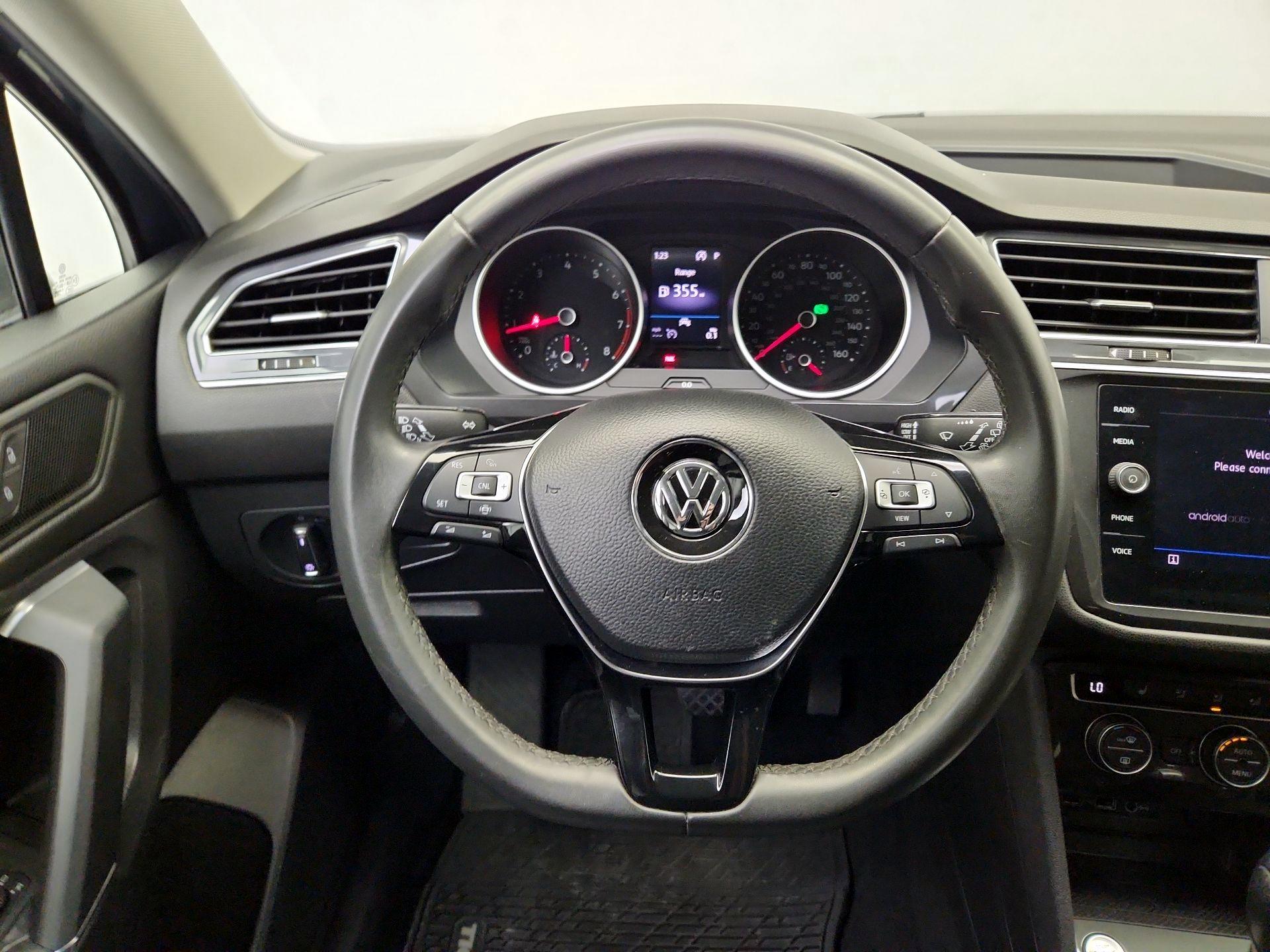 Thumbnail: 2020 Volkswagen Tiguan - 10