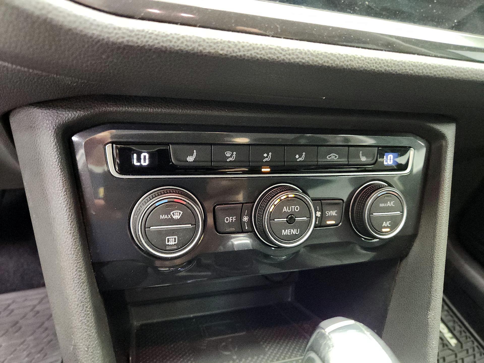Thumbnail: 2020 Volkswagen Tiguan - 16