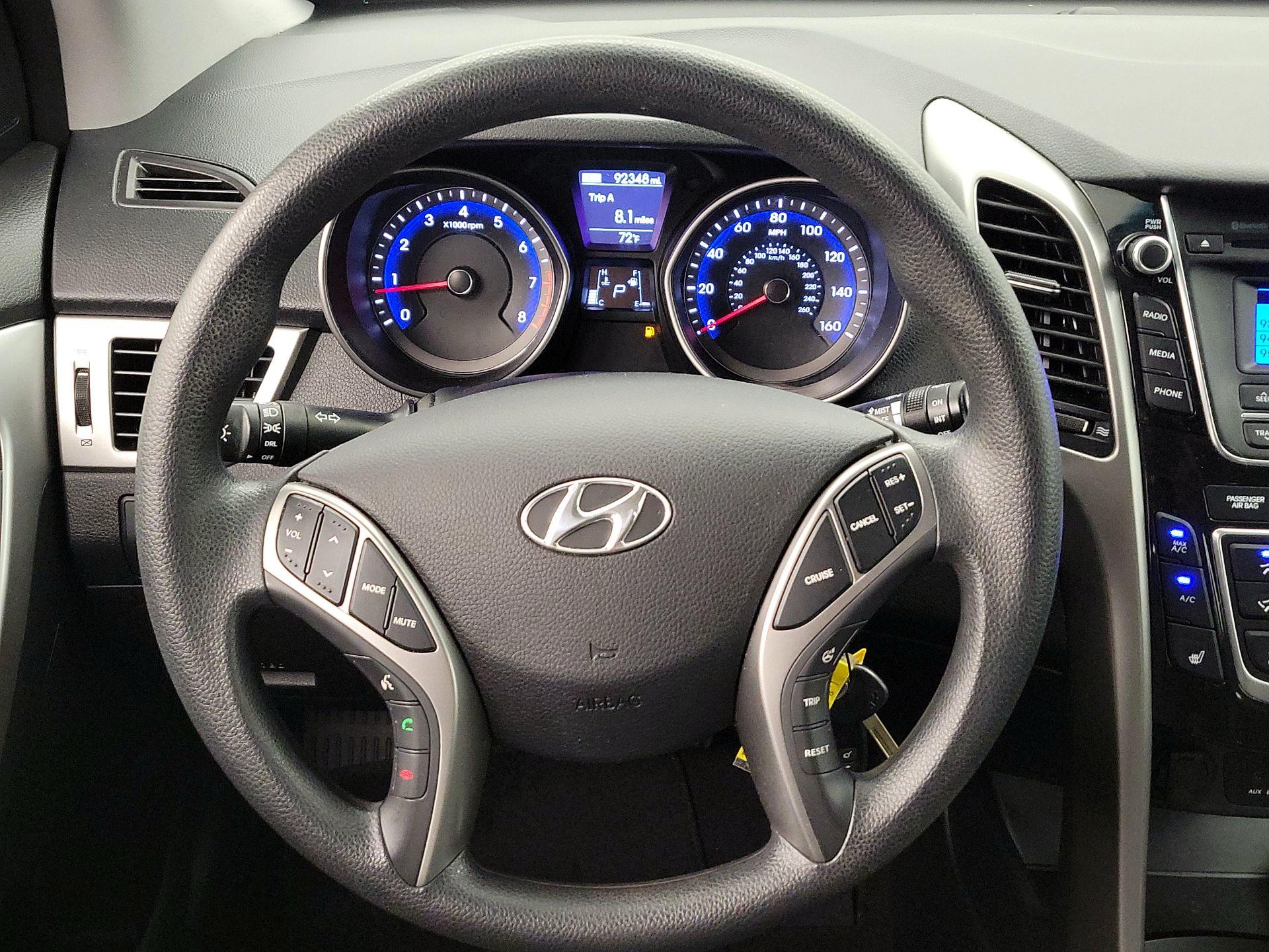 Thumbnail: 2016 Hyundai Elantra - 10
