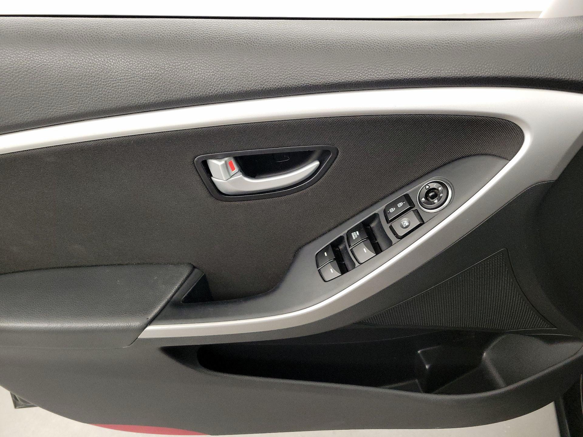 Thumbnail: 2016 Hyundai Elantra - 12