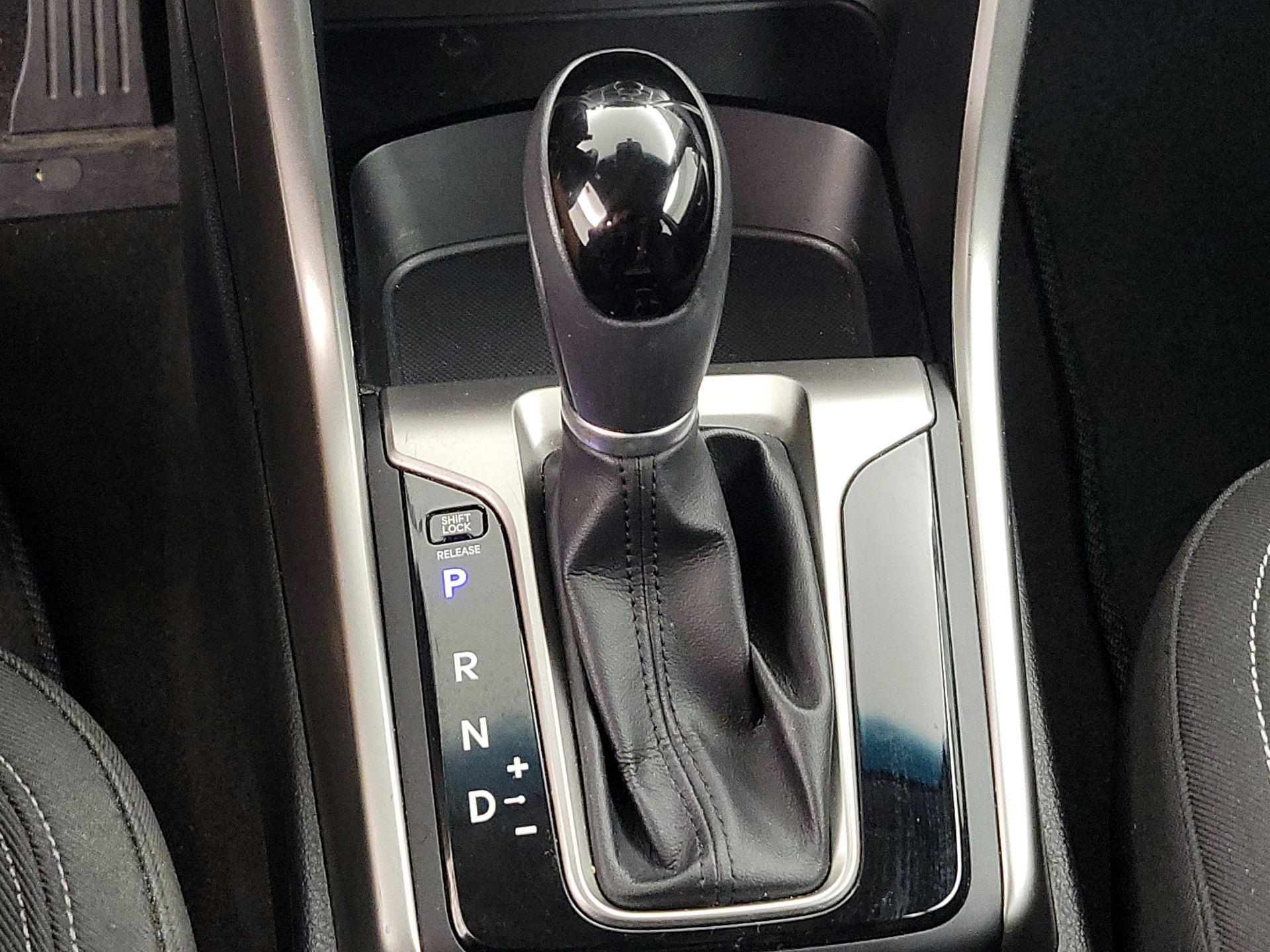 Thumbnail: 2016 Hyundai Elantra - 16
