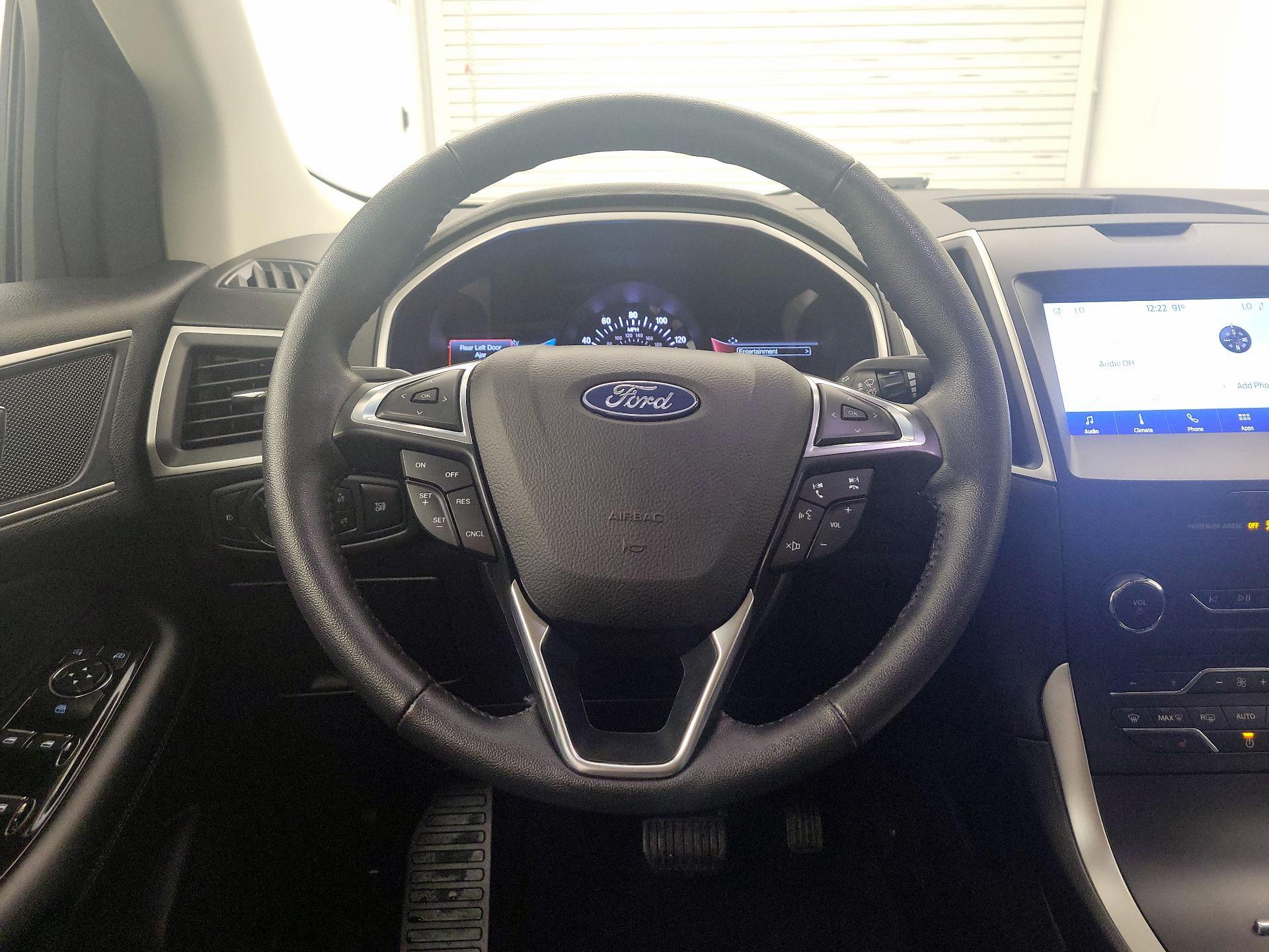 Thumbnail: 2020 Ford Edge - 10