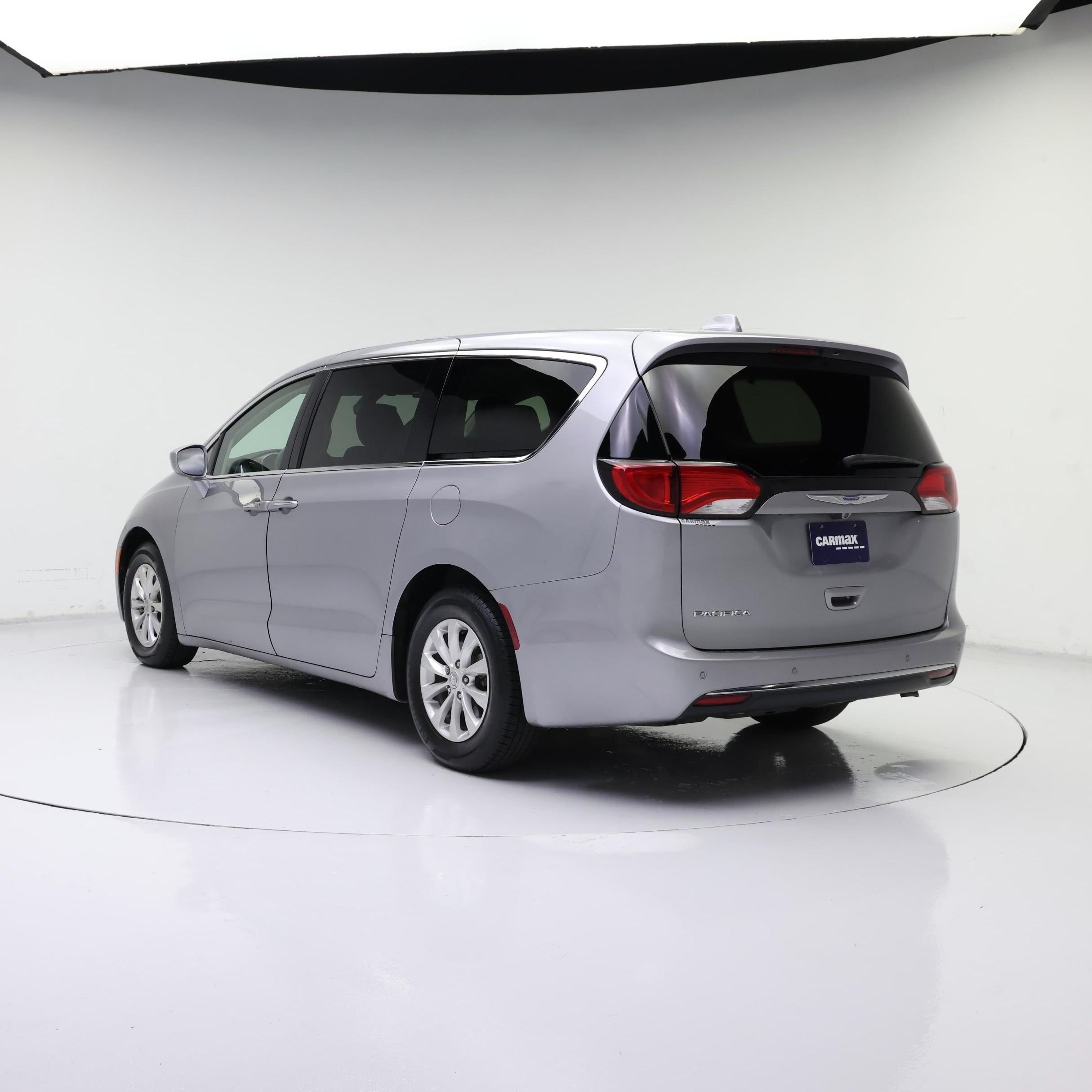 Thumbnail: 2018 Chrysler Pacifica - 2