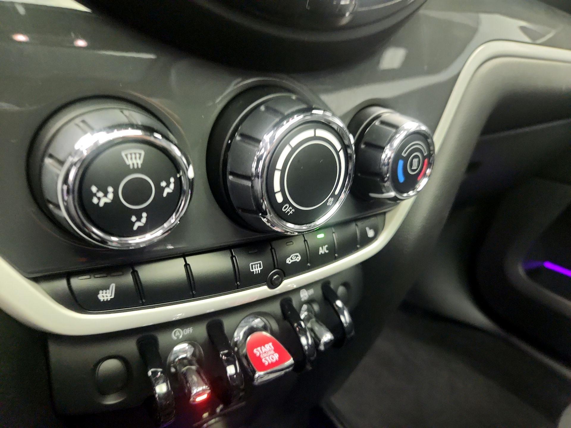 Thumbnail: 2019 MINI Cooper Countryman - 16