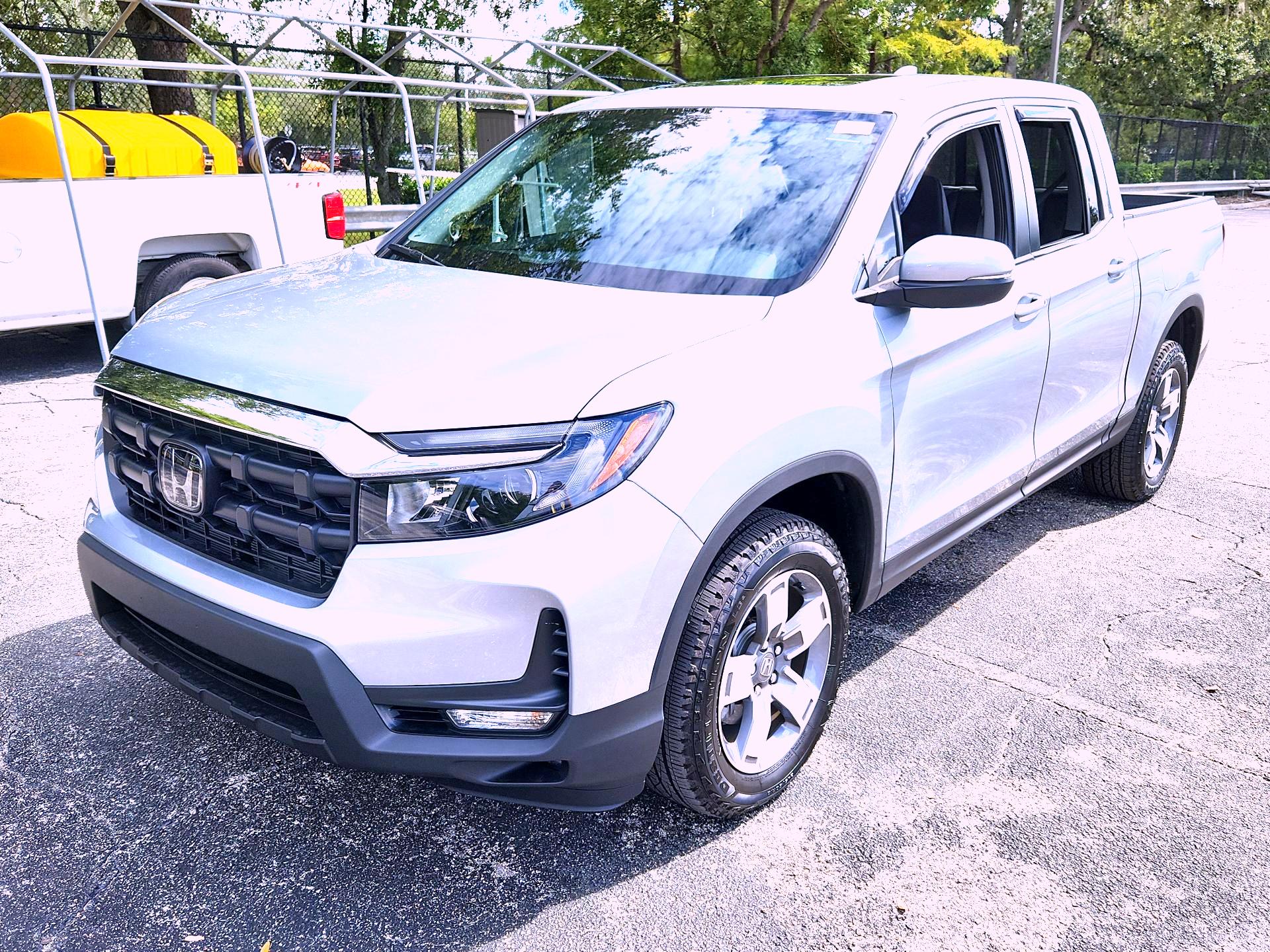 Thumbnail: 2025 Honda Ridgeline - 3